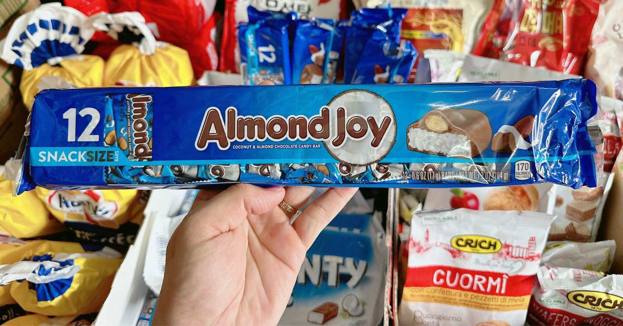 Socola nhân dừa hạt hạnh nhân Almond Joy 204g của Mỹ - Date 6 2024