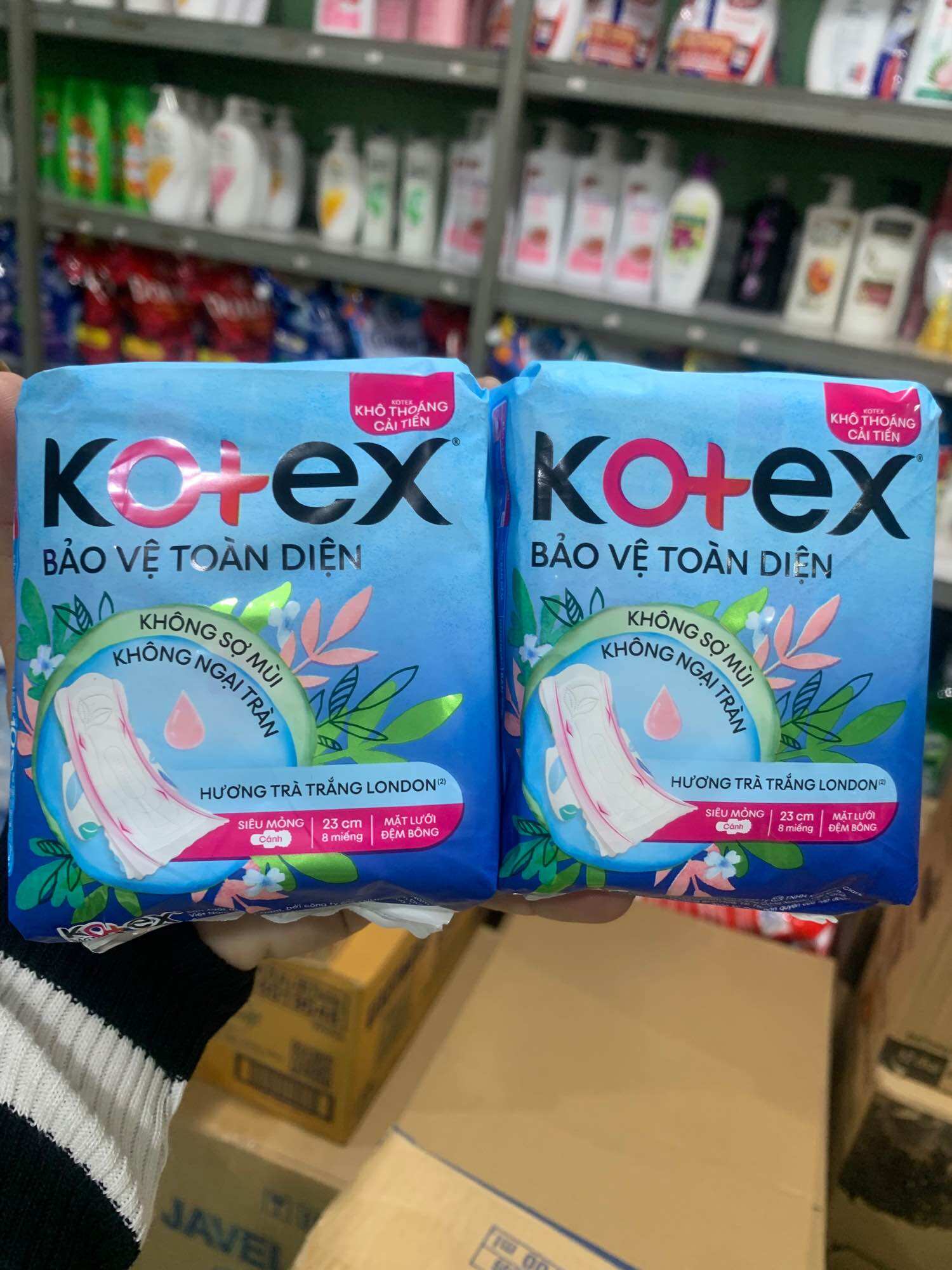 Combo 2 băng vệ sinh Kotex siêu mỏng cánh 8 miếng/gói