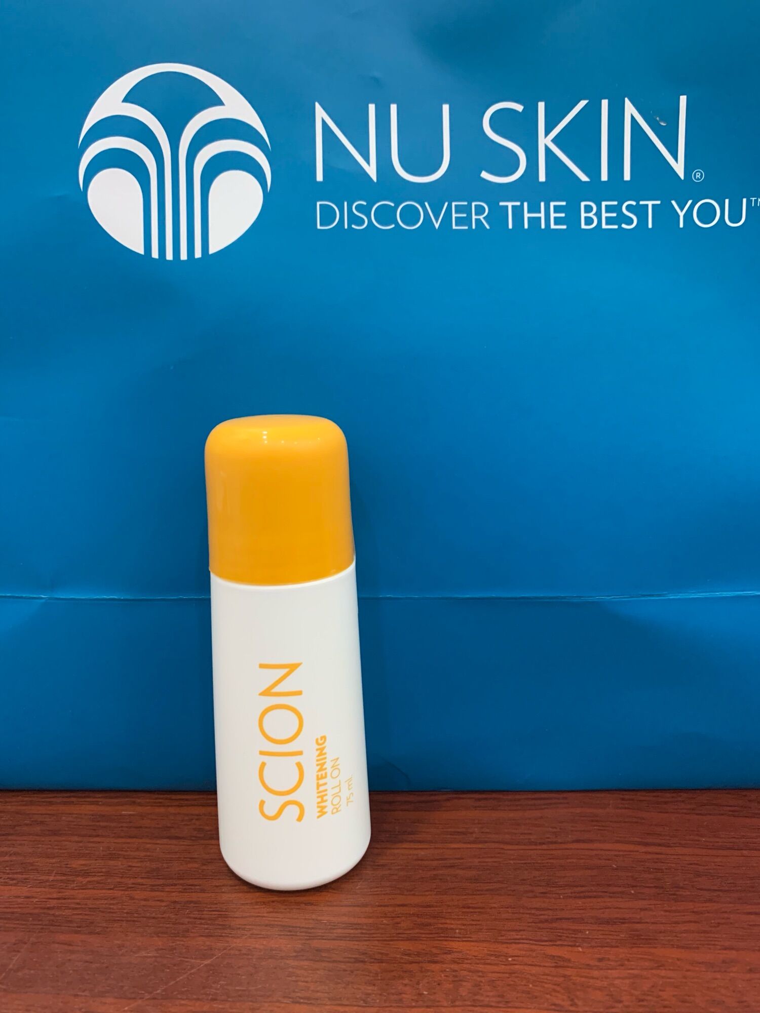 [HCM]Lăn khử mùi scion nuskin ( mẫu mới )