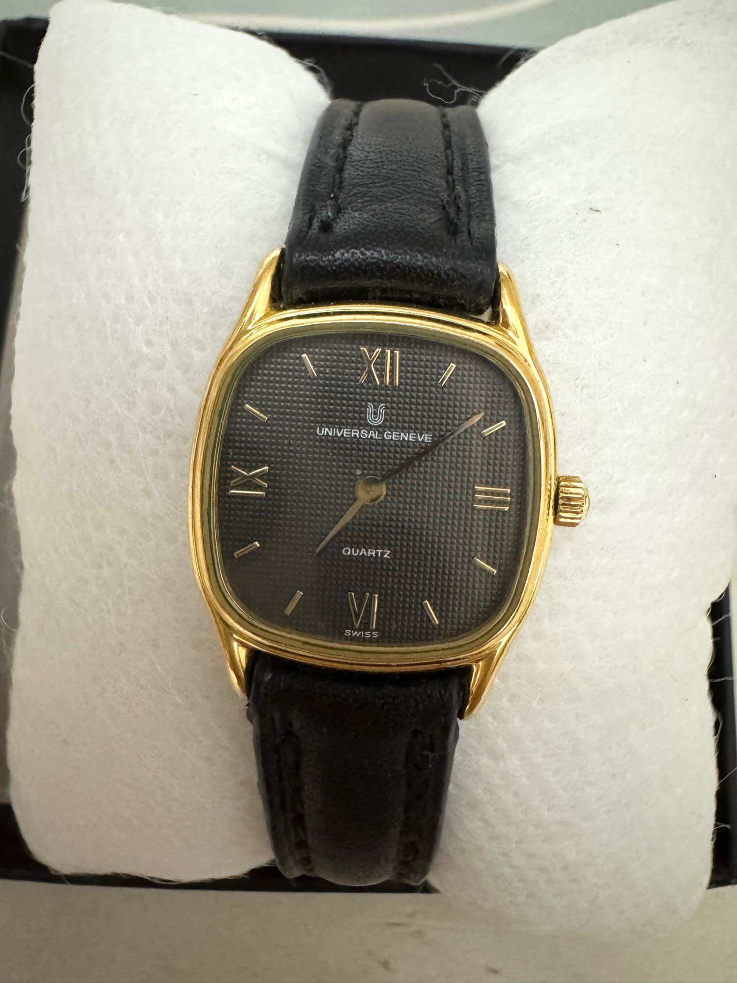 Đồng hồ nữ Universal Geneve thuỵ sĩ