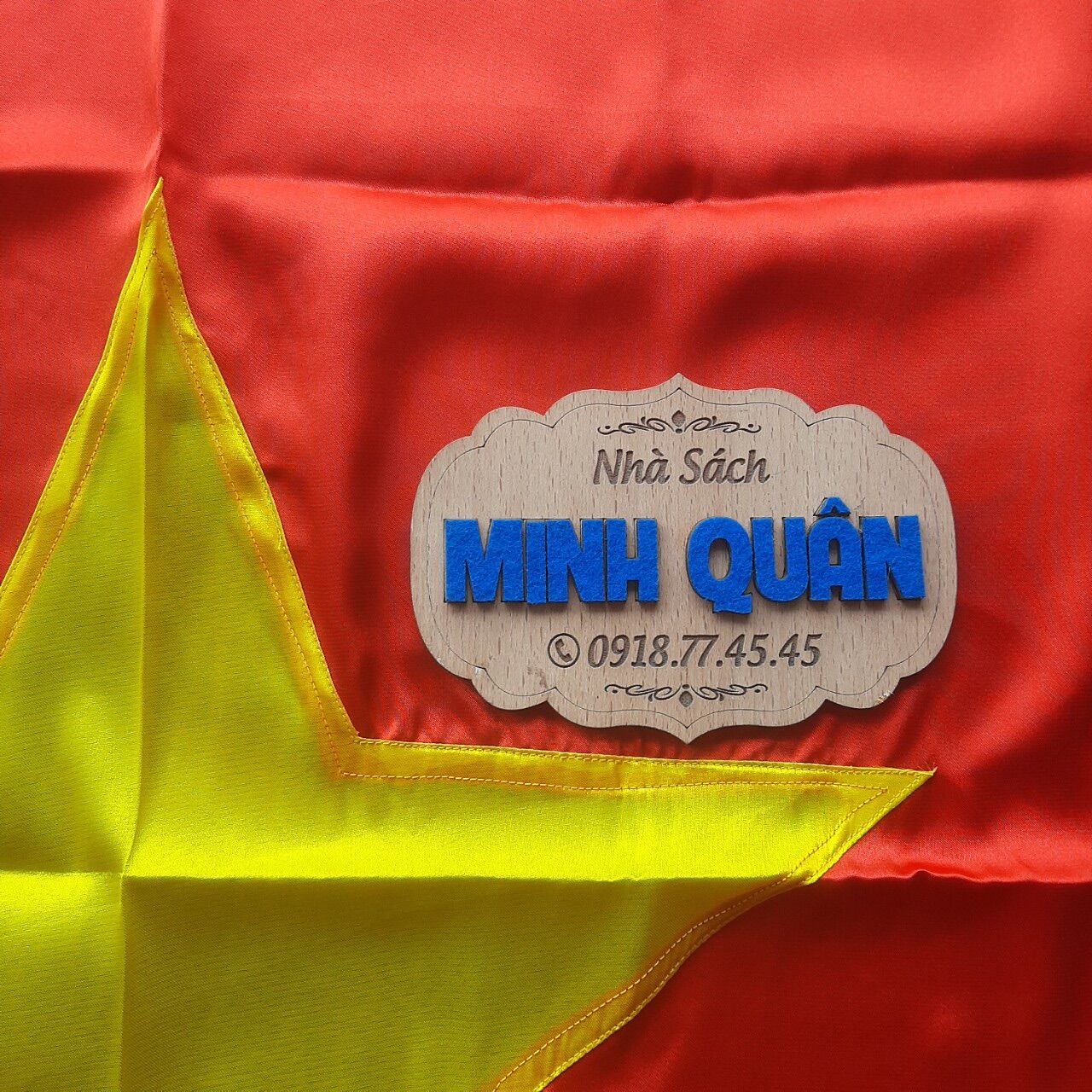 Lá cờ Tổ quốc/cờ đỏ sao vàng vải phi lụa đẹp, đắp 2 mặt, size 0,8mx1,2m