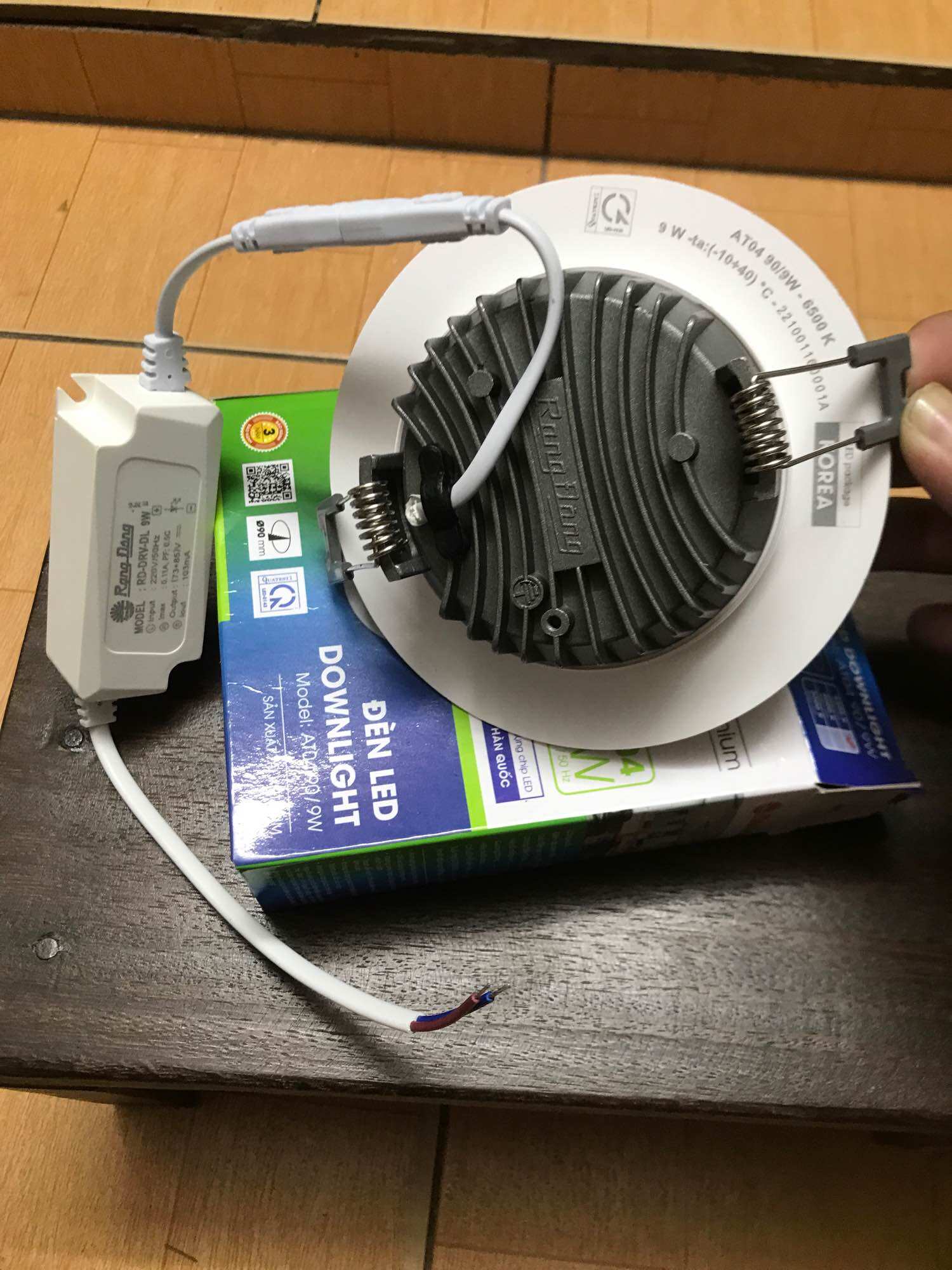Đèn led âm trần D AT04 90/9w Rạng Đông