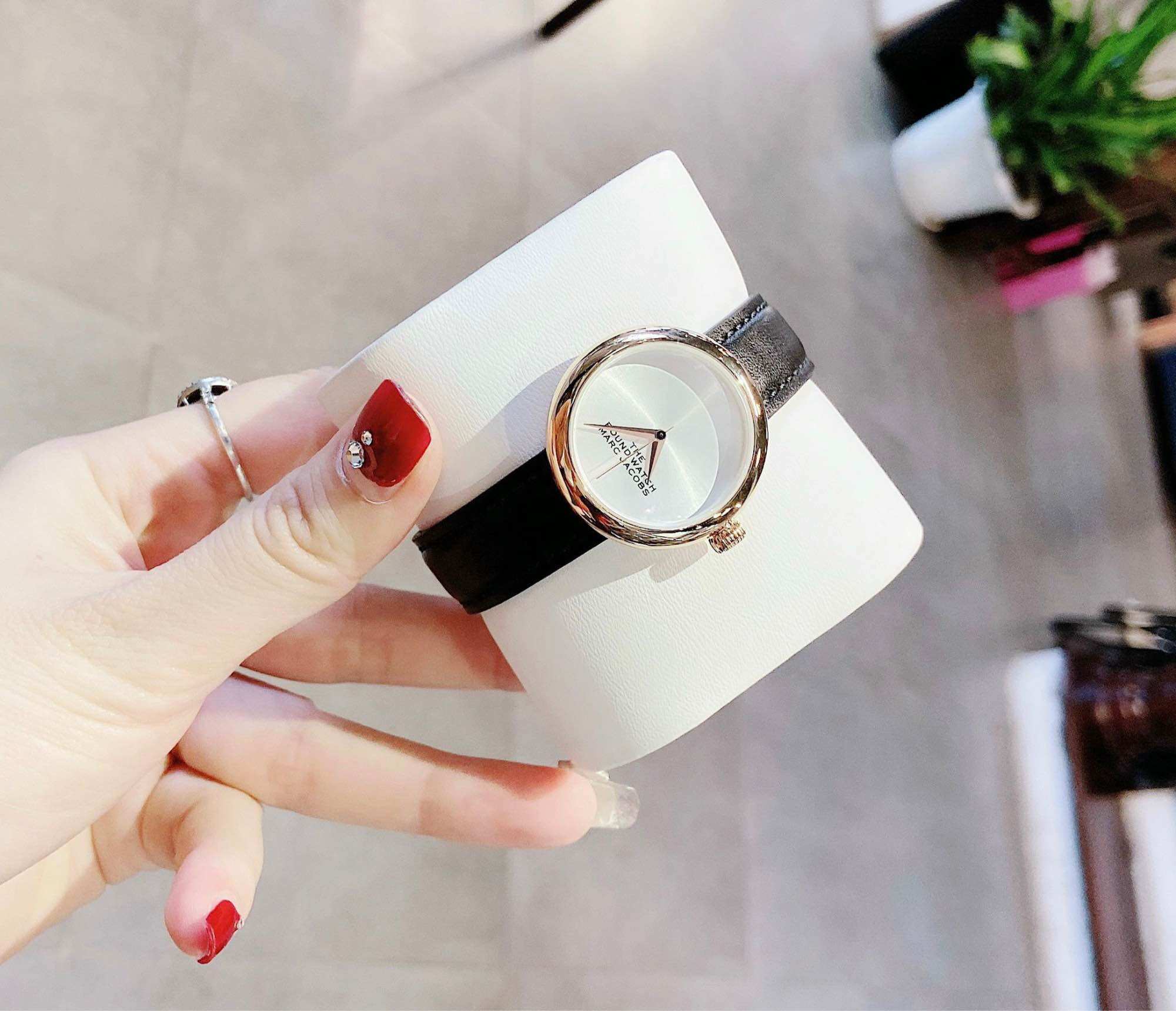 Đồng hồ nữ Marc Jacobs, size 32mm