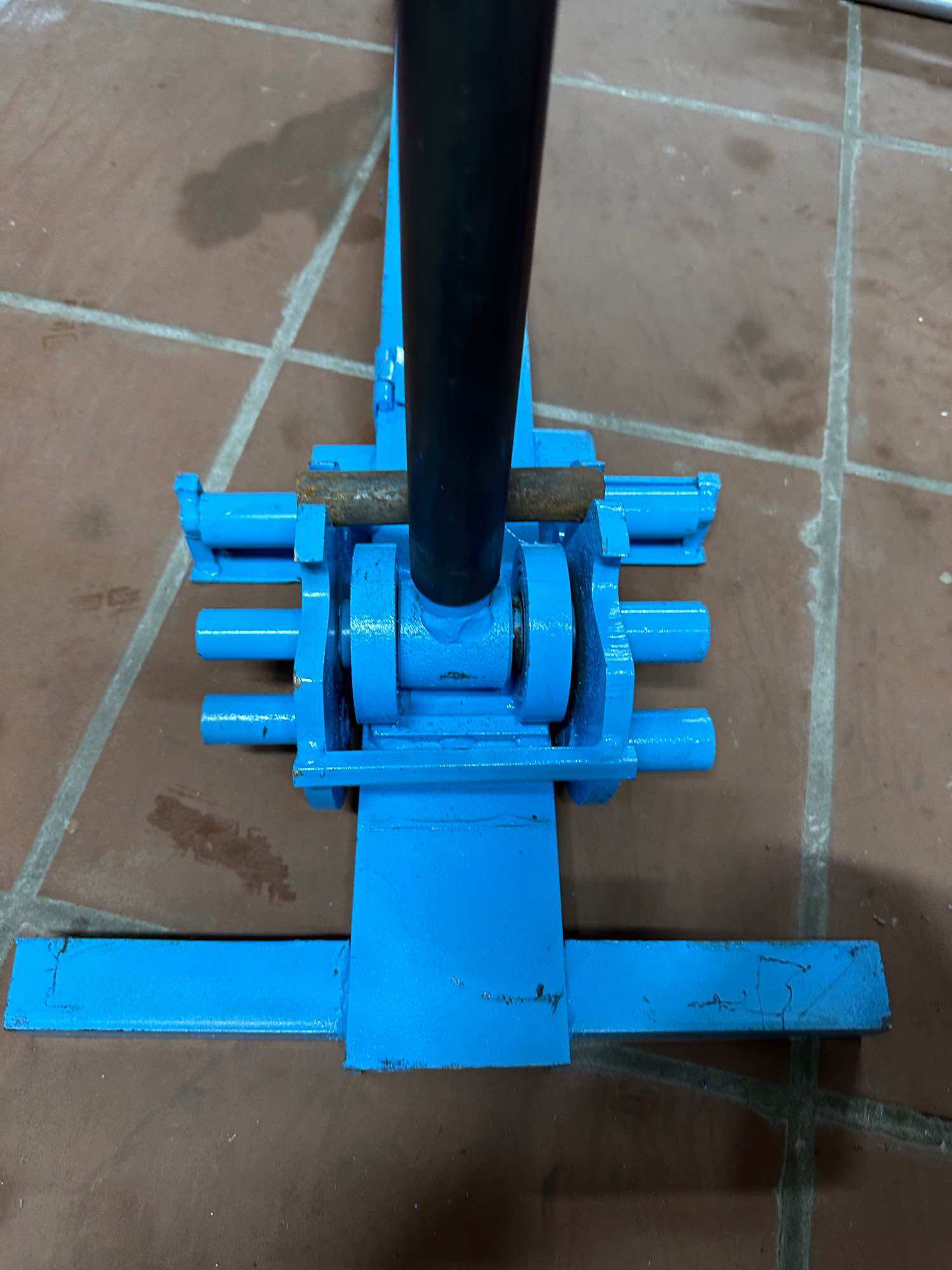 Bàn bẻ mỏ sắt cây f25