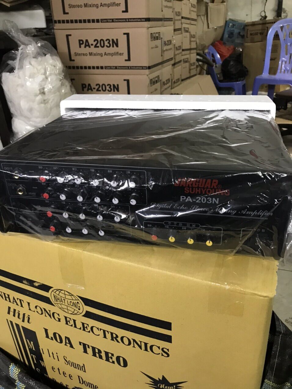Amply karaoke 203N 8 sò hát và nghe nhạc