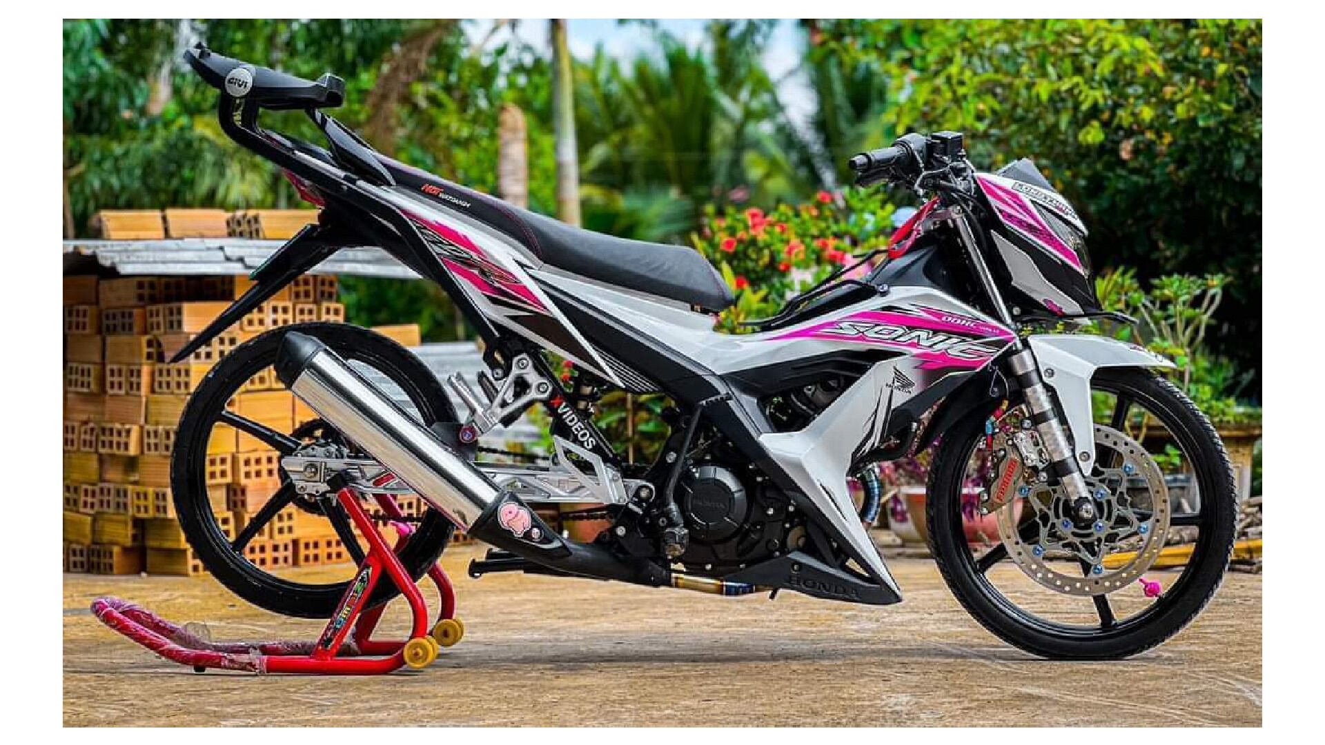 Tem sonic 150r trắng hồng