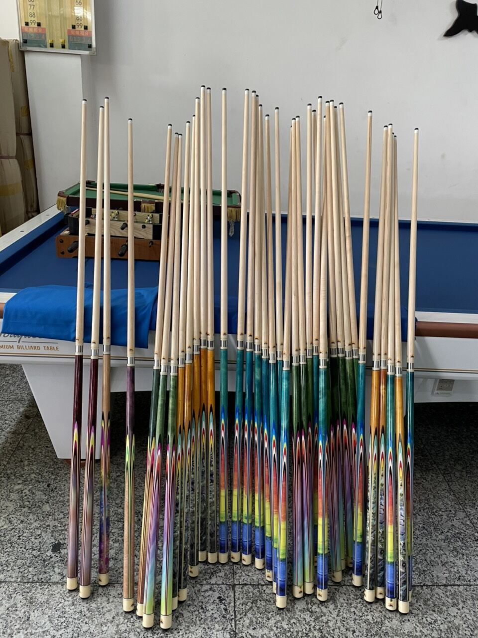 Cơ bida chuyên clb. nặng 560g dài 145cm. giá: 500k/cây