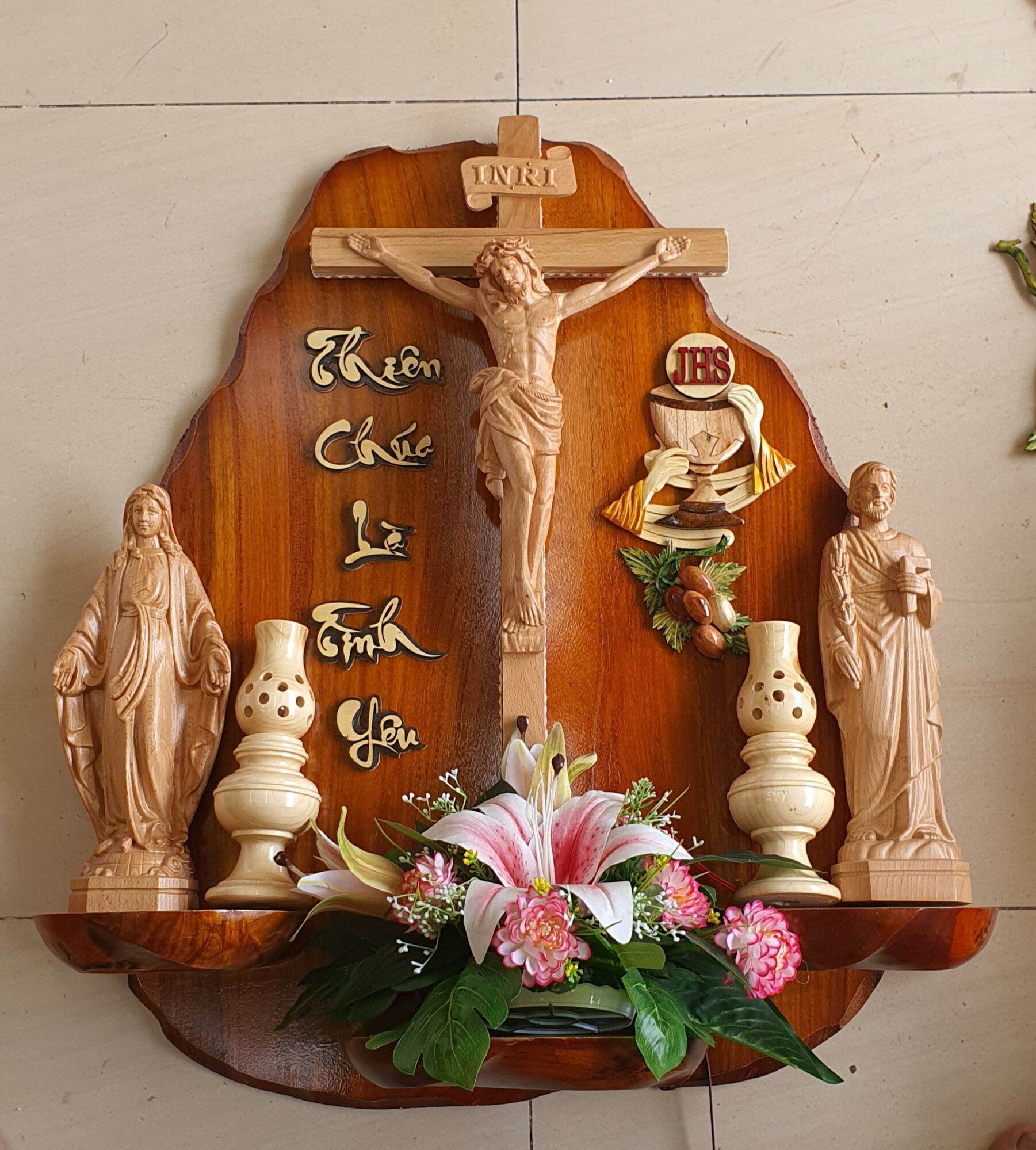 bàn thờ Thiên Chúa, bàn thờ công giáo, bàn thờ Chúa