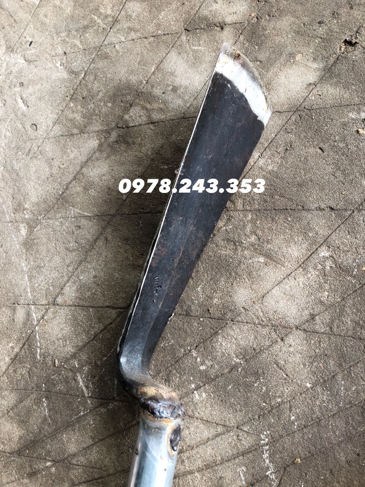Thuổng đào đất bấng cây ( có cán dài 1 mét + lưỡi 30cm )