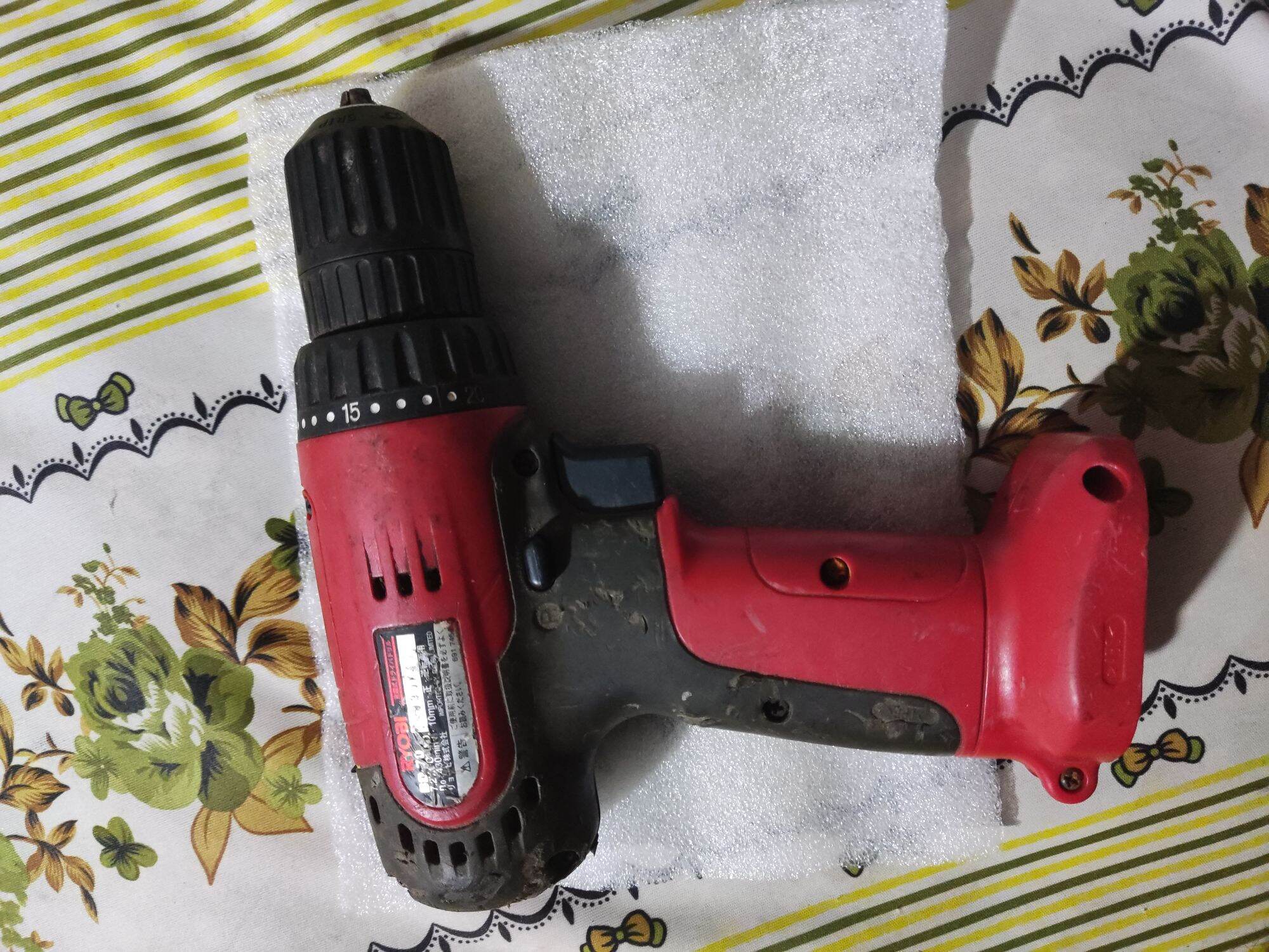 Thanh lý thân máy khoan pin riobi 7v2 nhỏ gọn tiện lợi