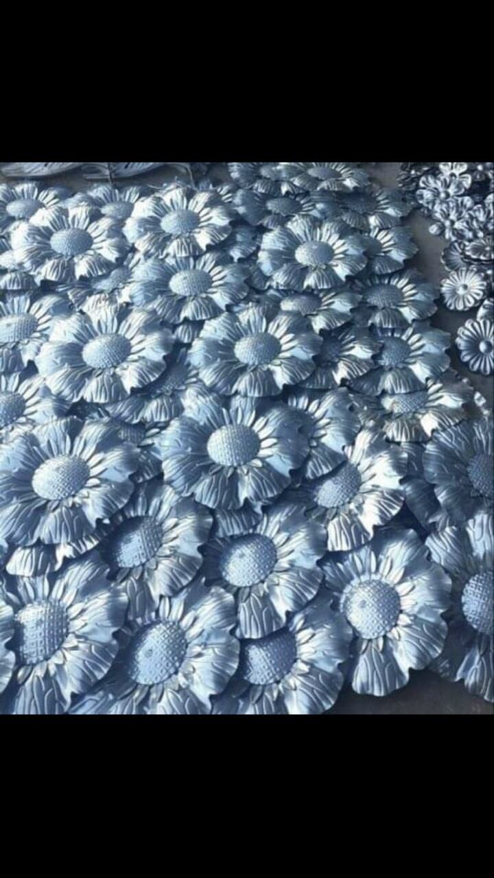 bông hoa hướng dương sắt dập 3 tầng (giá 2 Cái)