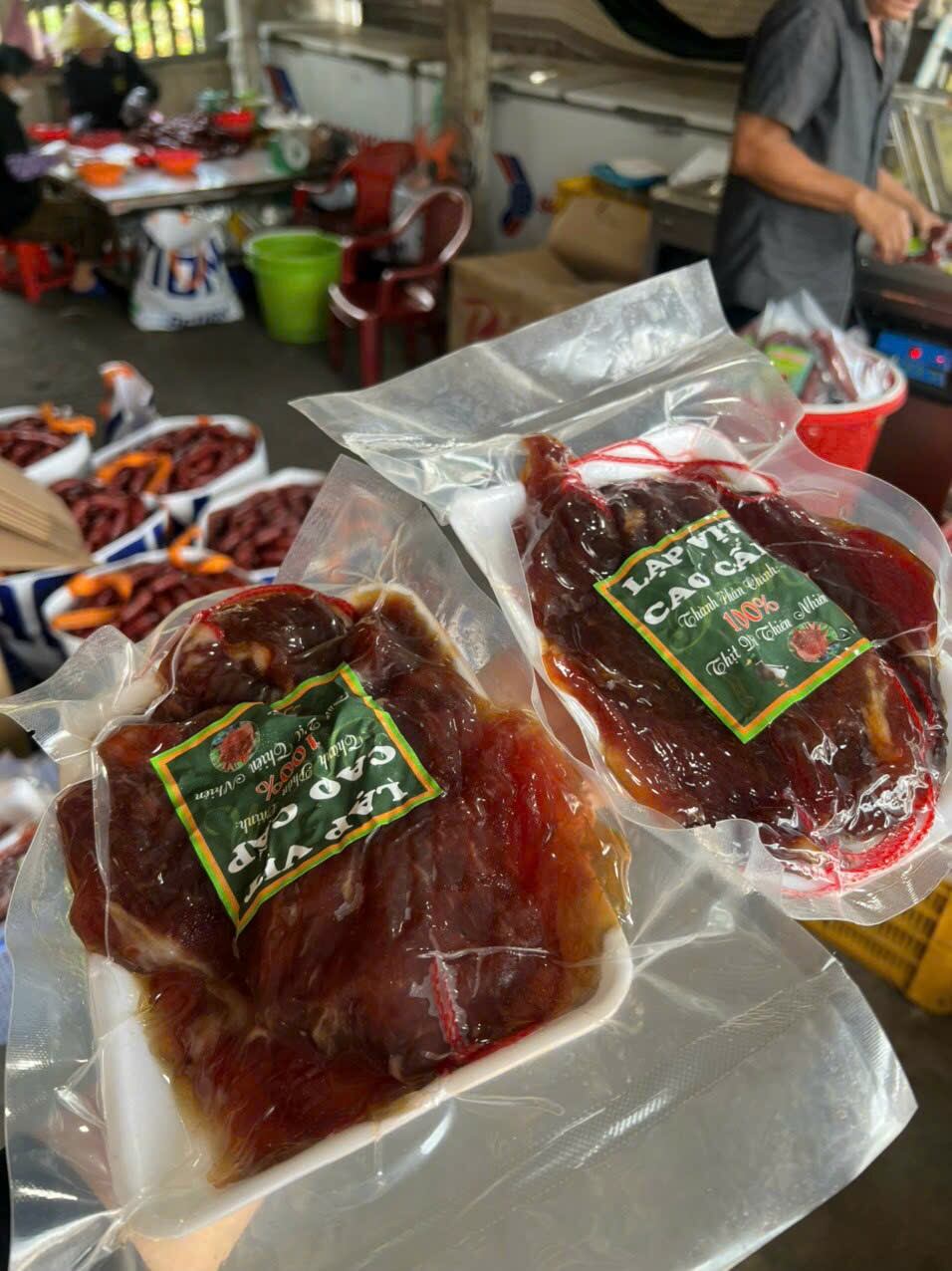 lạp xưởng vịt đặc biệt Cai Lậy Tiền Giang (500gr)