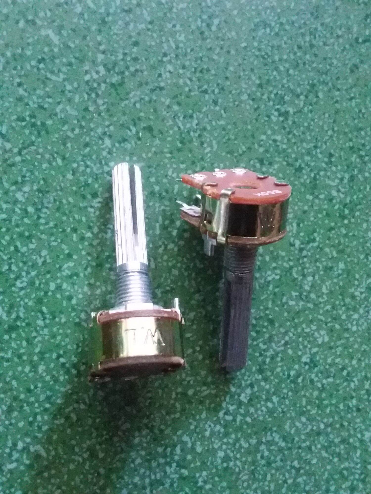 5 CHIẾC VOLUME' ĐÔI CÁN DÀI 3 CM CHÂN NGAY 50K
