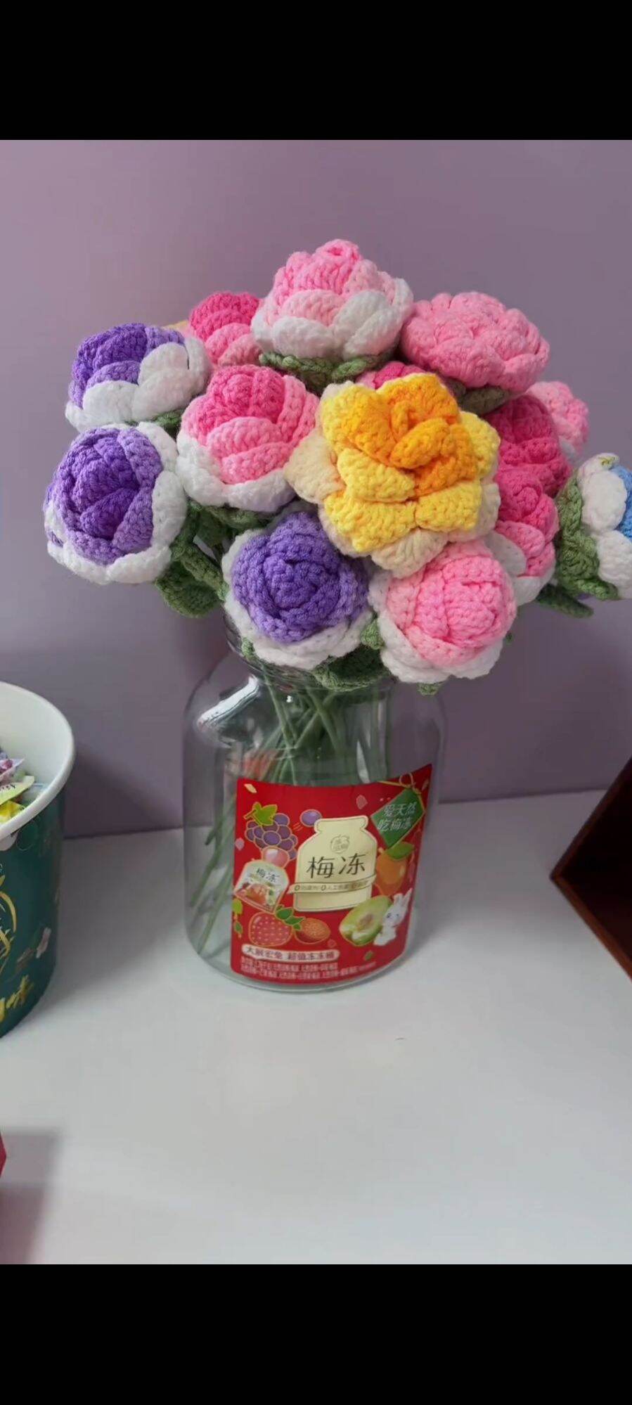 ( tặng kèm thiệp và túi )bó hoa hồng len 3 bông, làm quà tặng 8/3, 14/2, 20/10, quà tặng tốt nghiệpđã gói sẵn