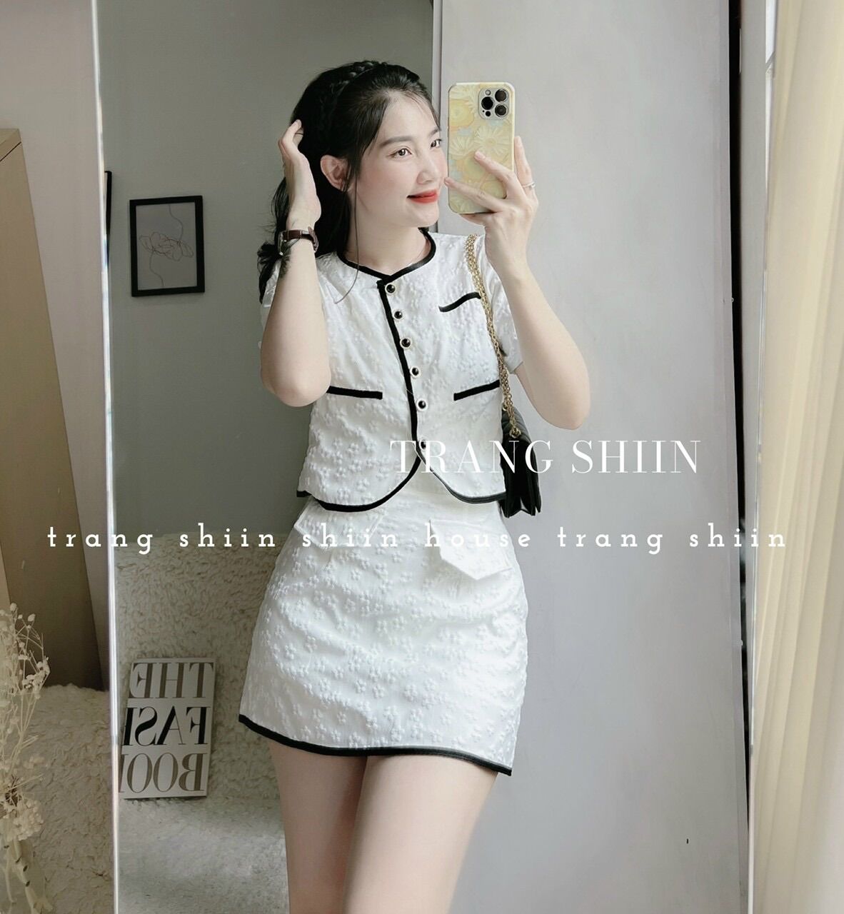 Set gấm dập nổi viền đen chân váy