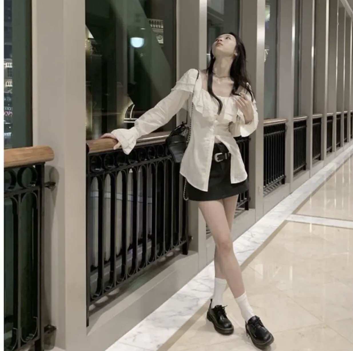 Áo Sơ Mi Trễ Vai Bèo Tay Loe