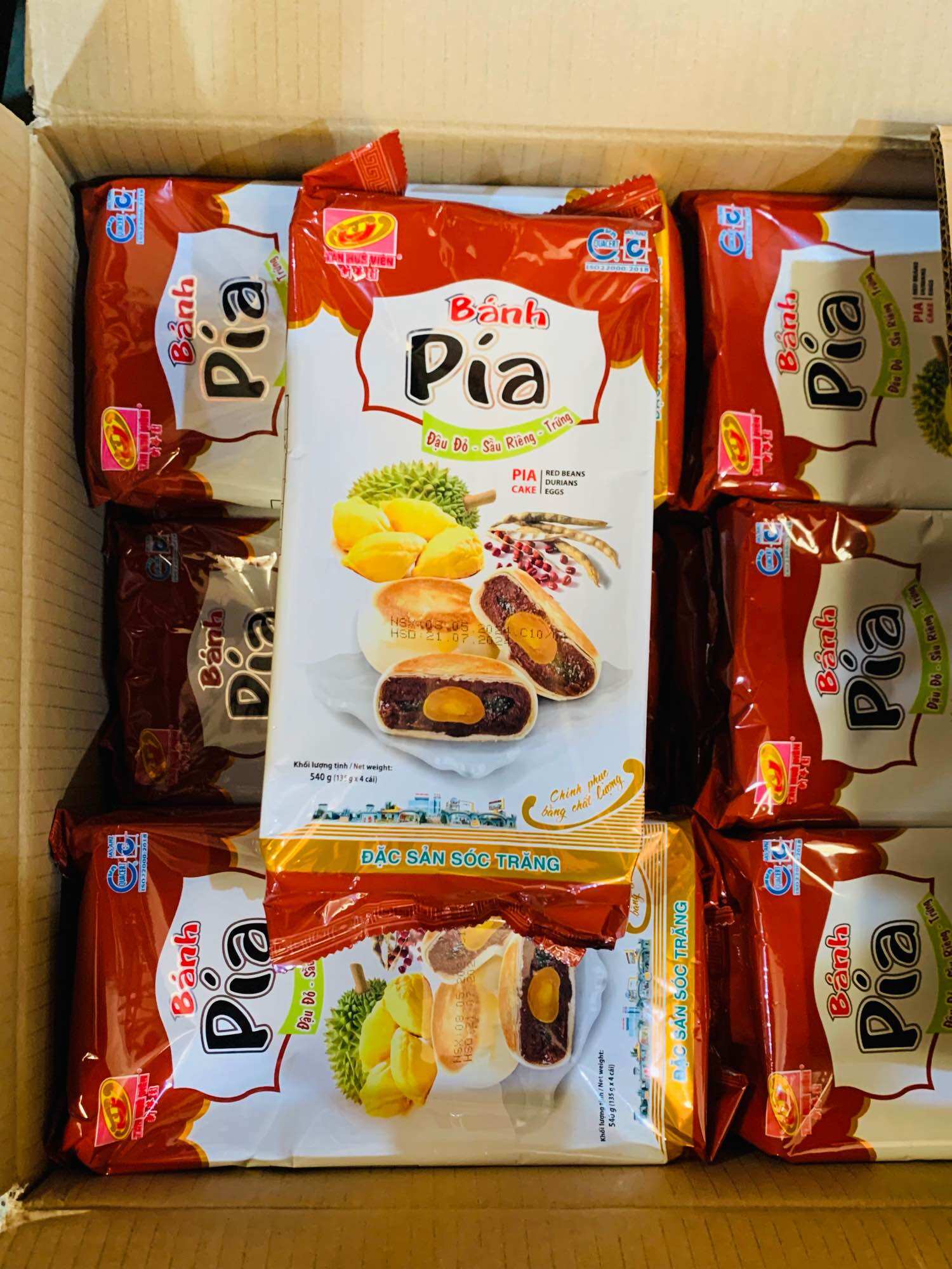Pía đậu đỏ trứng Tân Huê Viên