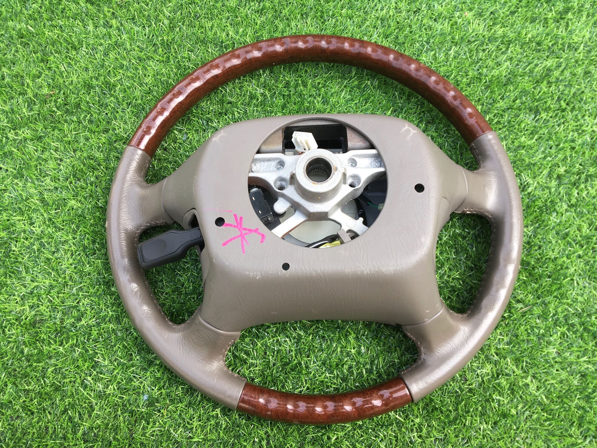Vô lăng Toyota 4 chấu