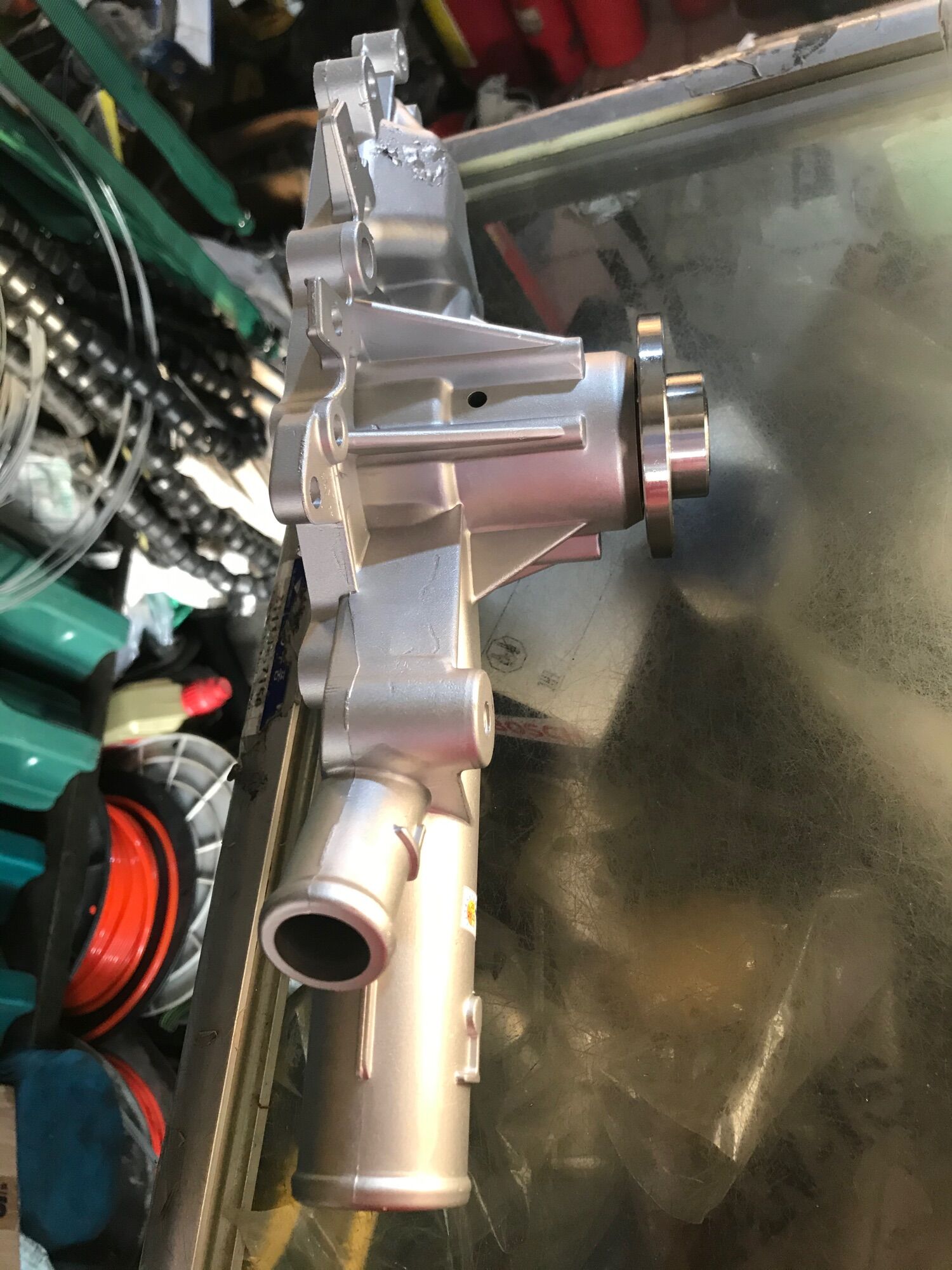 Bơm Nước Làm Mát Động Cơ Mercedes SPRINTER made in Germany