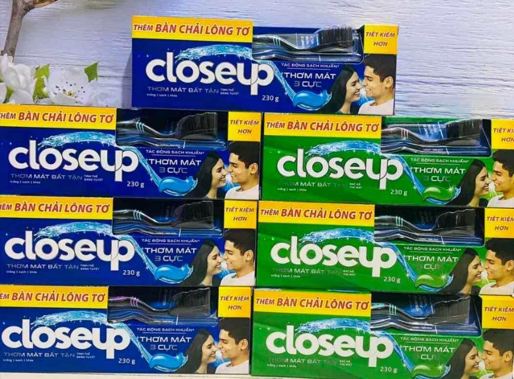 Kem Đánh Răng Close Up Hương Bạc Hà 180G