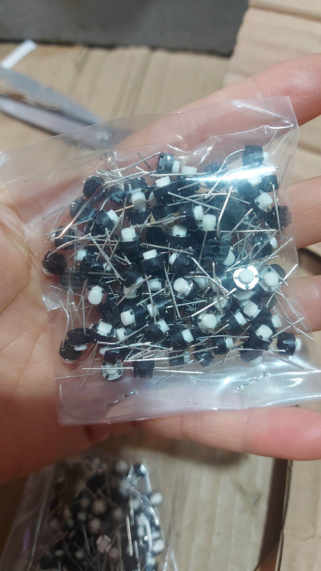 100c nút nhấn 2 chân tròn 5.5mm