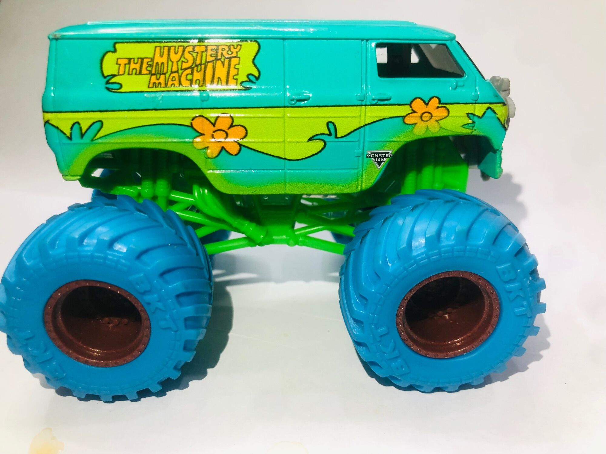 Xe Monster Jam mẫu The Mystery Machine tỉ lệ 1:64