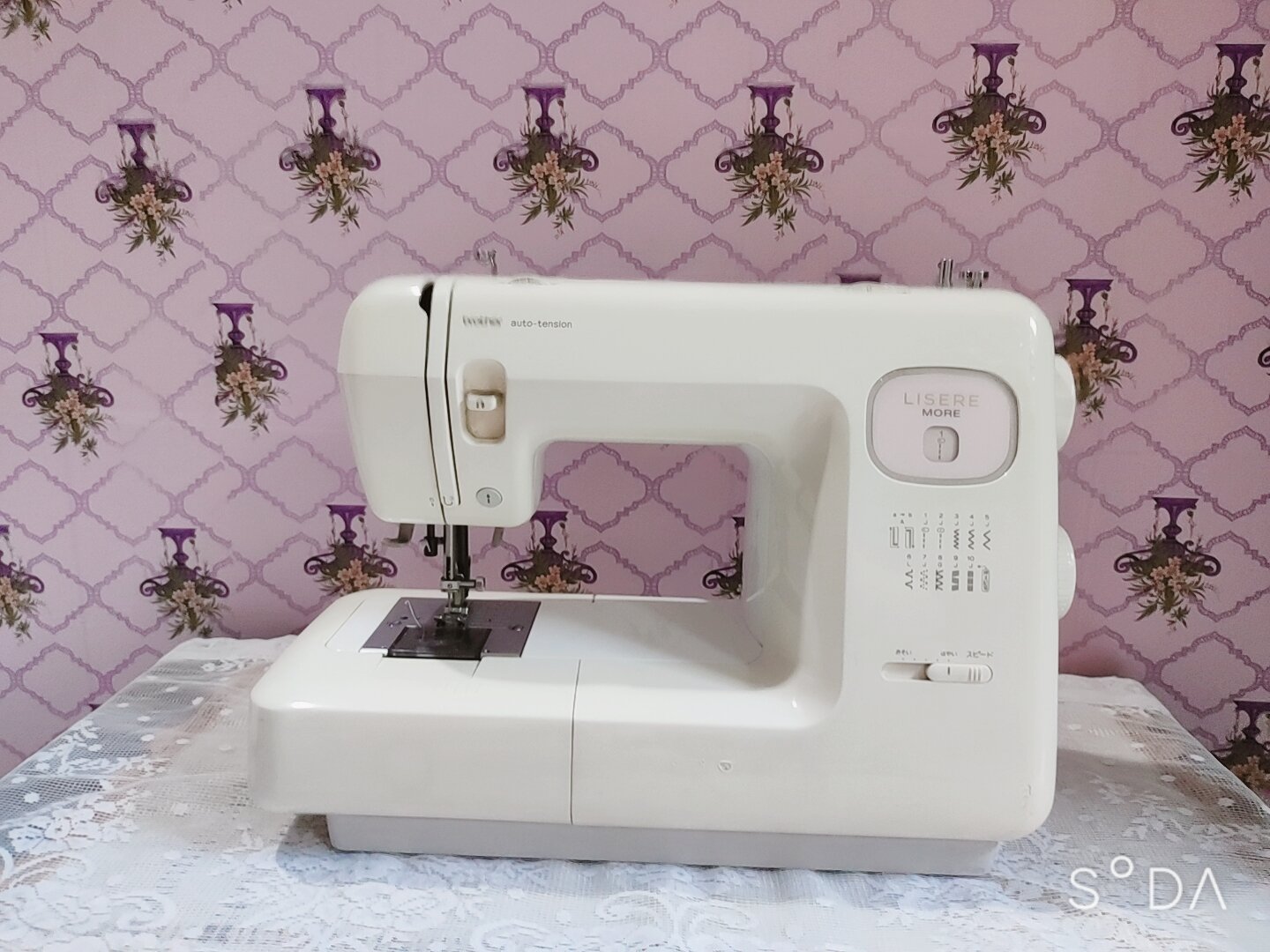Máy may đa năng Brother, máy đường thẳng, vắt sổ thùa khuy và chạy trang trí các kiểu. Bảo hành 1 năm.