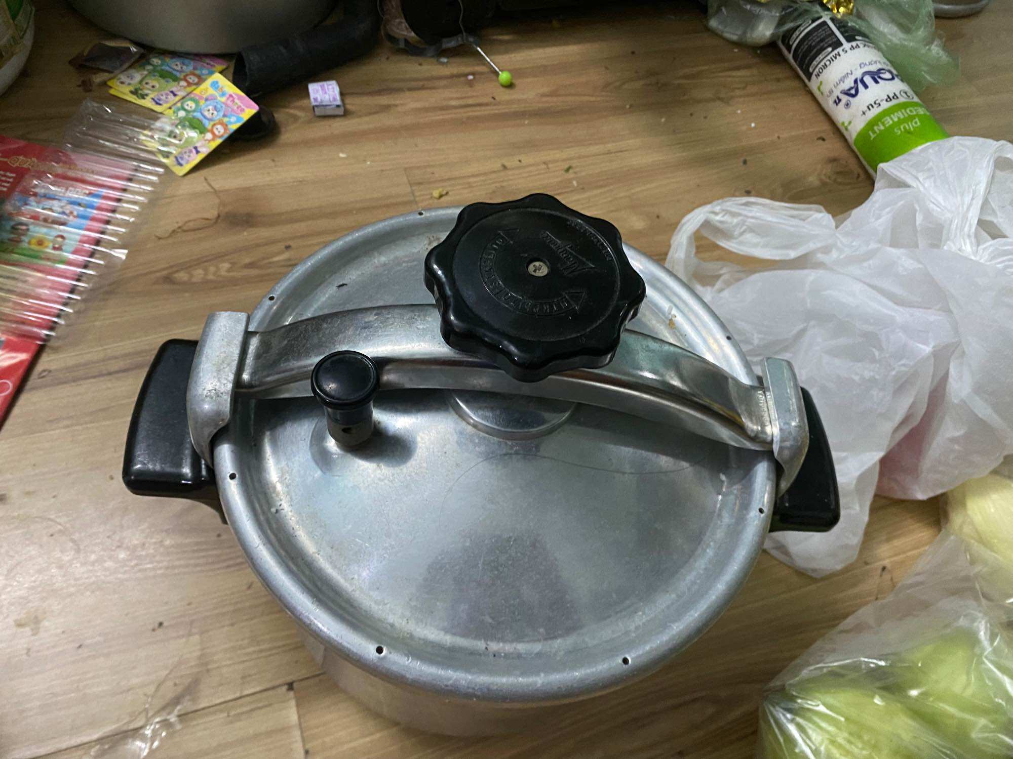 nồi áp suất liên xô xưa