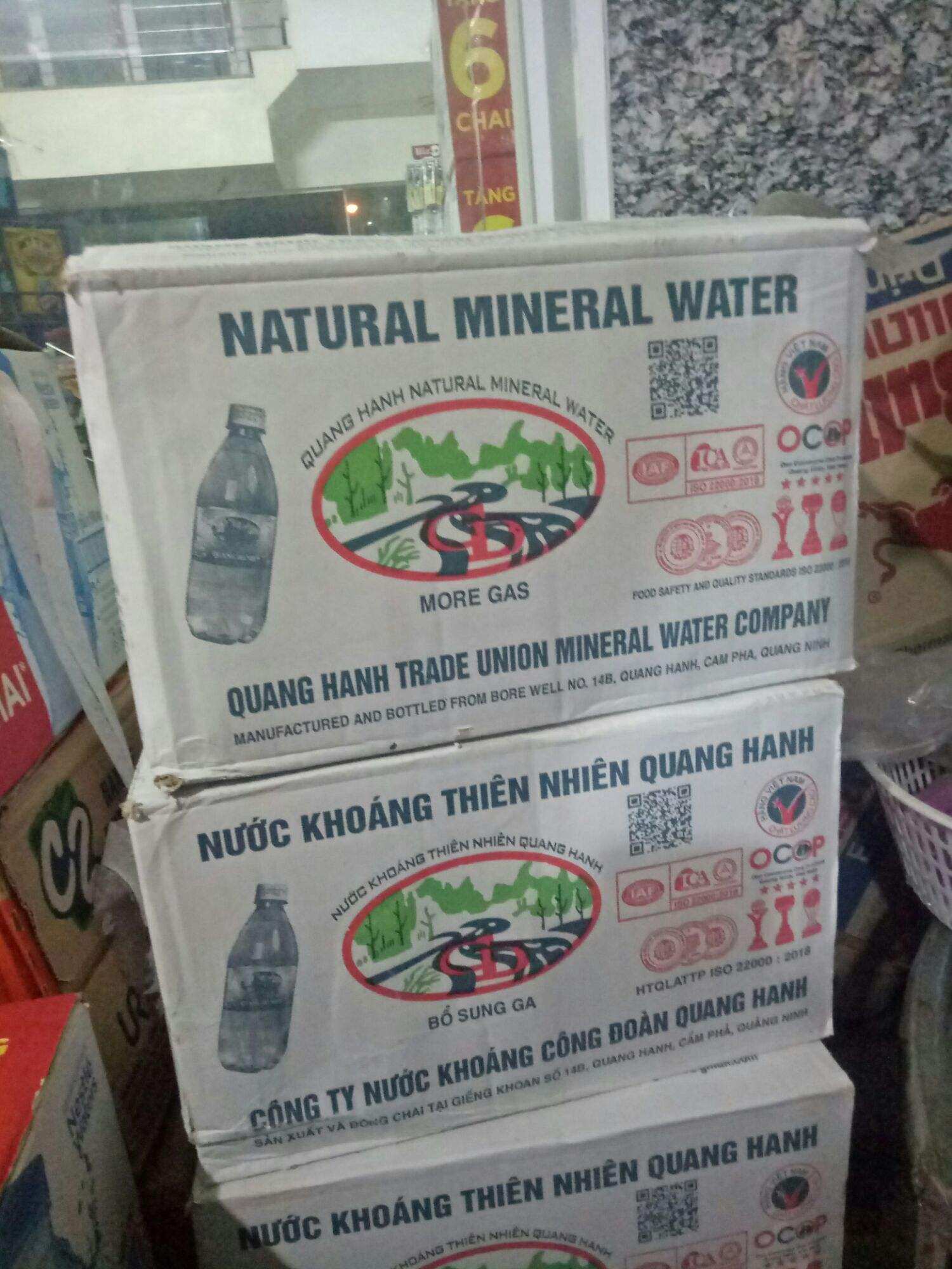 THÙNG KHOÁNG QUANG HANH 20CHAI CÔNG ĐOÀN