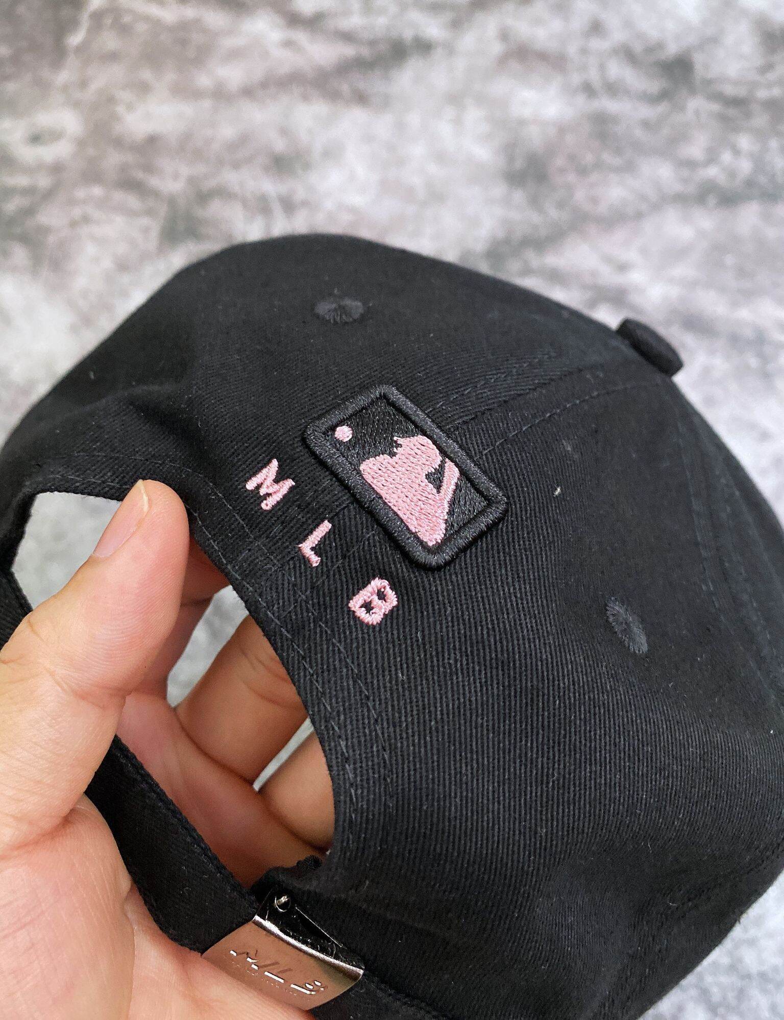 MŨ LƯỠI TRAI MLB ĐEN LOGO NY VIỀN HỒNG