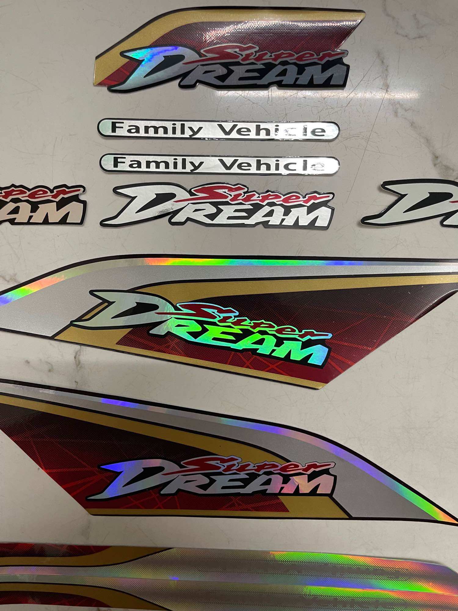 Tem Super Dream 2010 phản quang New hàng nhập Thái Lan chất lượng cao dành trang trí riêng cho dòng xe này, tem phản quang màu sắc cực đẹp và bền, giá bán cực tốt bán lẻ như bán sỉ Nhãn Dán