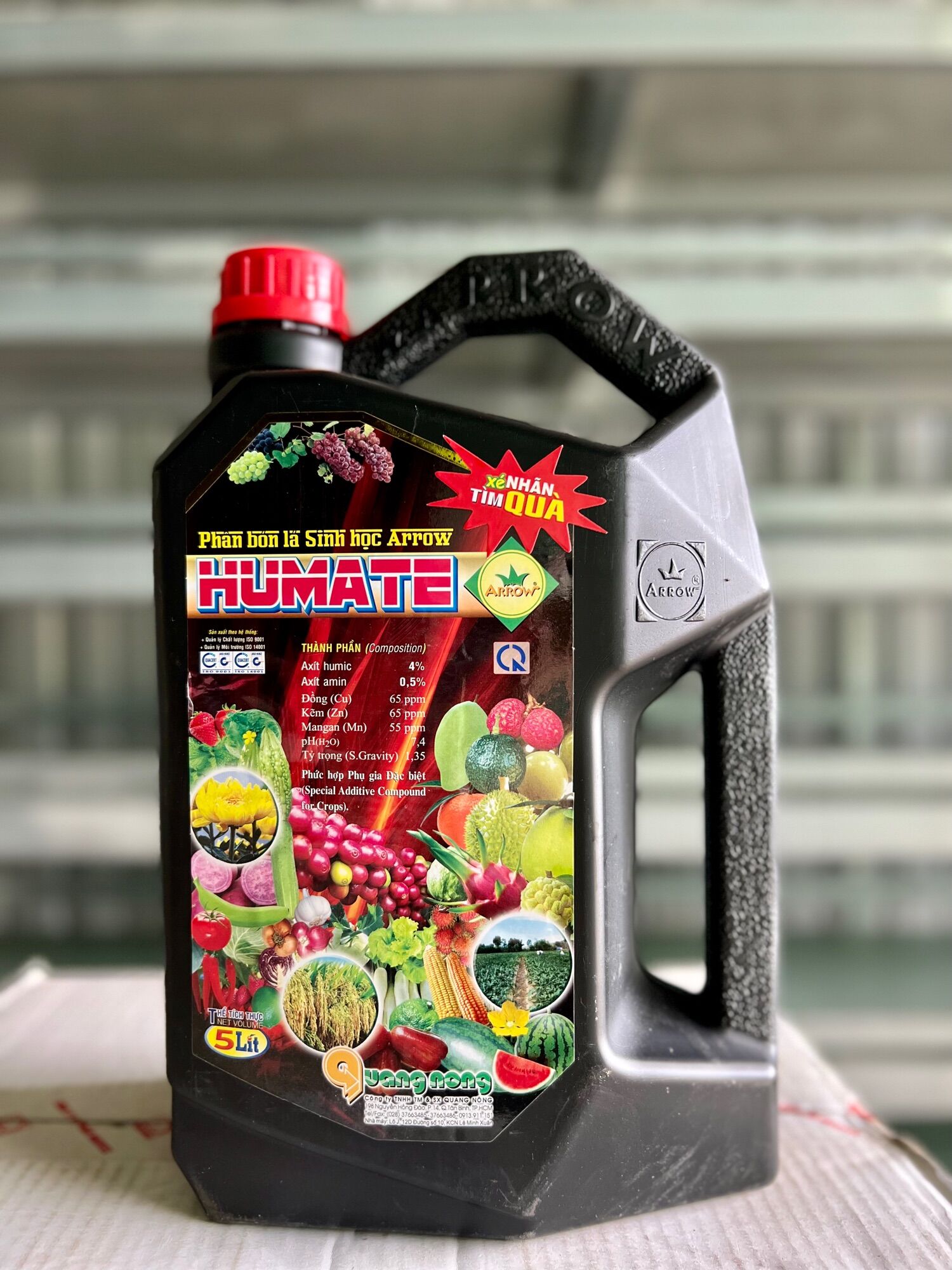 Phân bón lá sinh học arrow humate 5l khử độc đất, giúp bộ rễ phát triển mạnh, tăng khả năng chống chịu của cây đối với sâu bệnh, phục hồi cây bị vàng lá cục bộ, cải tạo kết cấu của đất, tăng độ màu mỡ,...