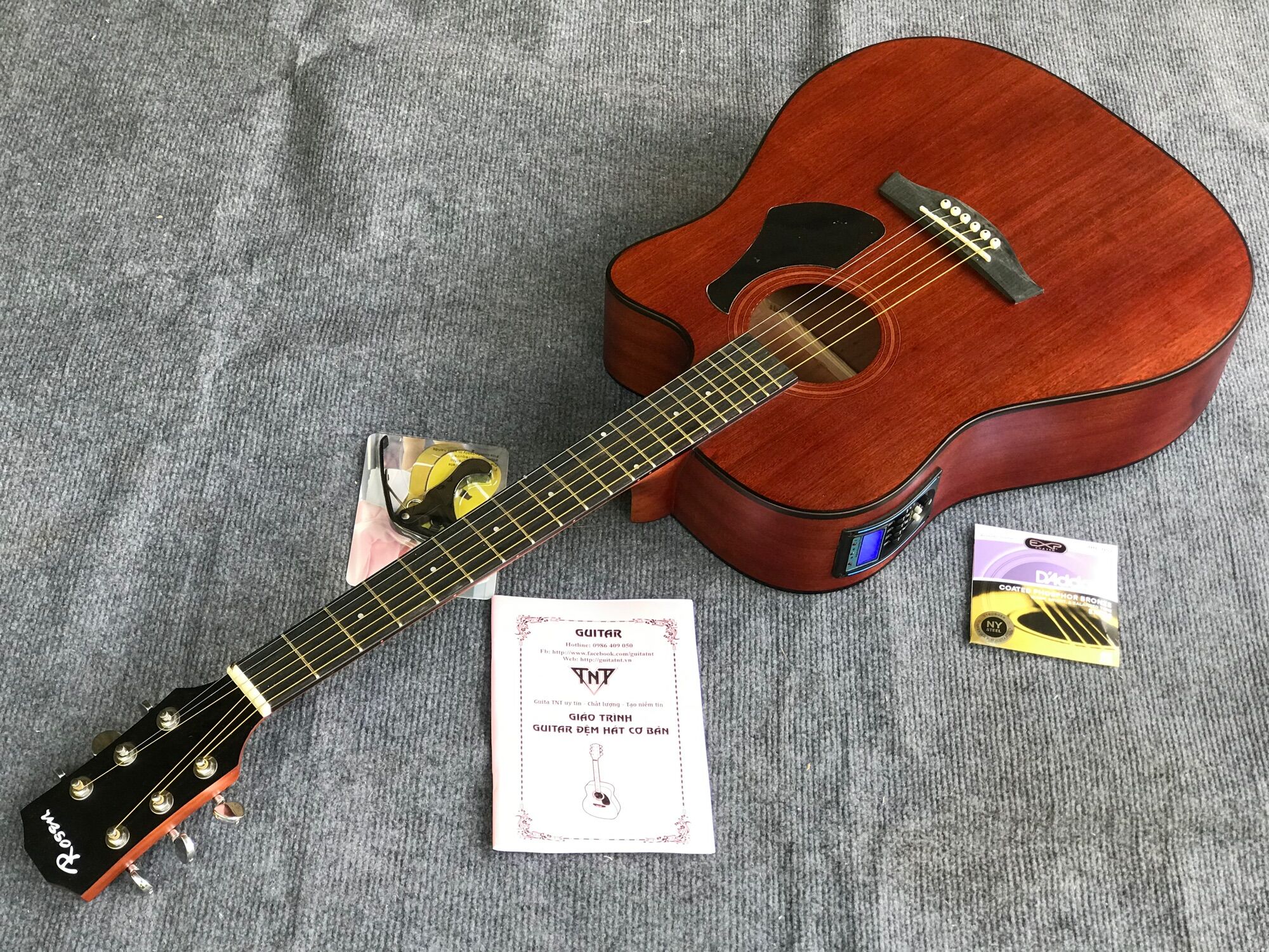 Xả giá rẻ bất ngờ mẫu guitar rosen g15 eq