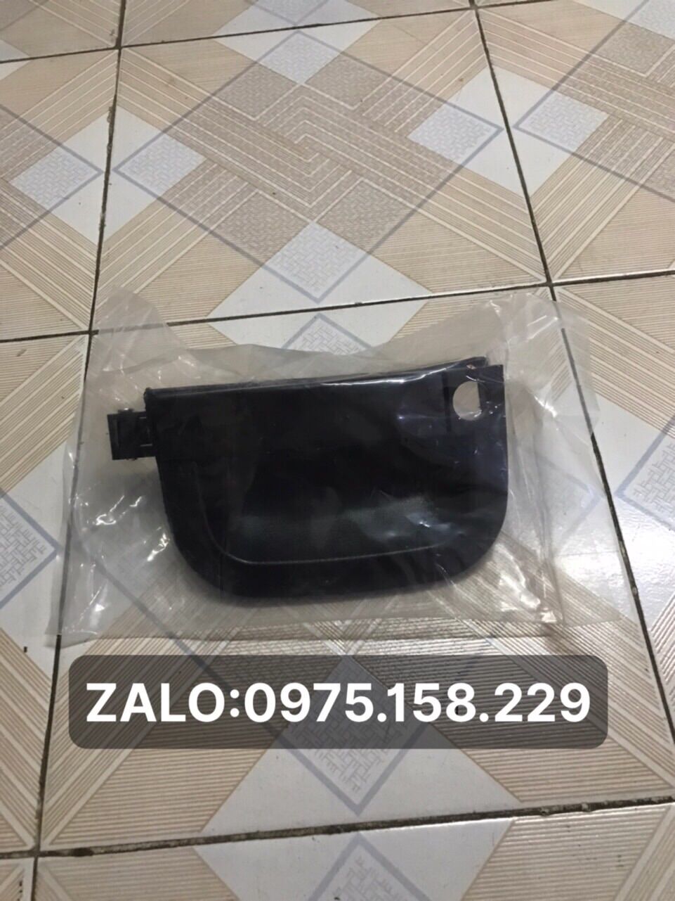 TAY MỞ CỬA NGOÀI KIA BONGO3