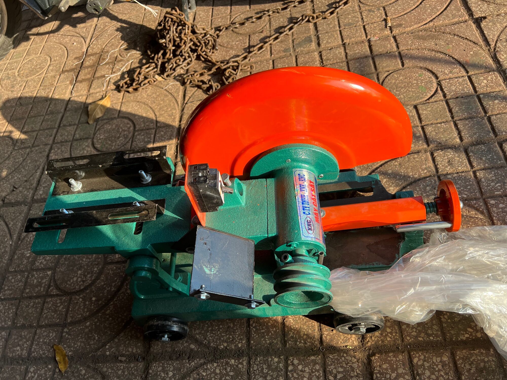 Máy cắt sắt 3tấc5