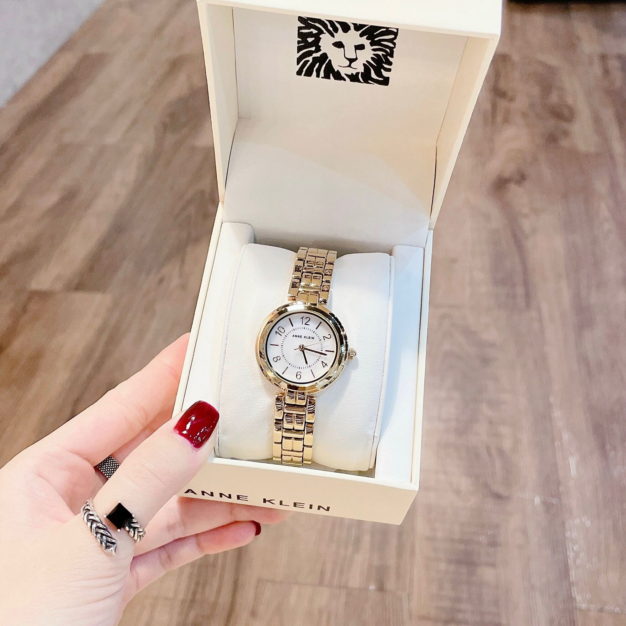Đồng hồ nữ Anne Klein màu gold, case 28mm