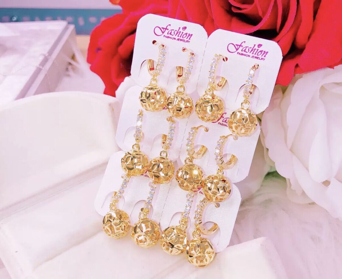 Bông tai nữ kiểu trái châu mạ vàng 18k chạm xoàn