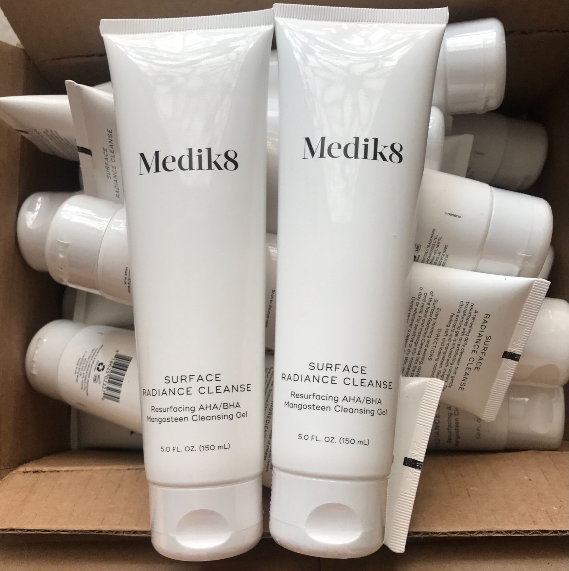 Sửa rửa mặt aha/bha medik8 150 ml