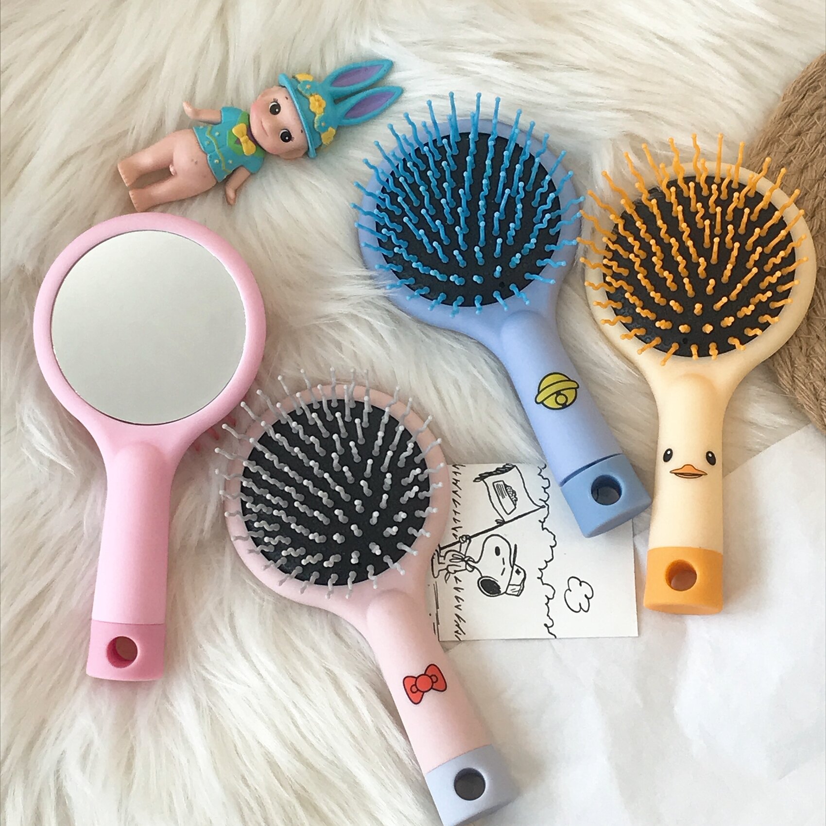 Lược chải tóc gỡ rối kèm gương tay cầm cute