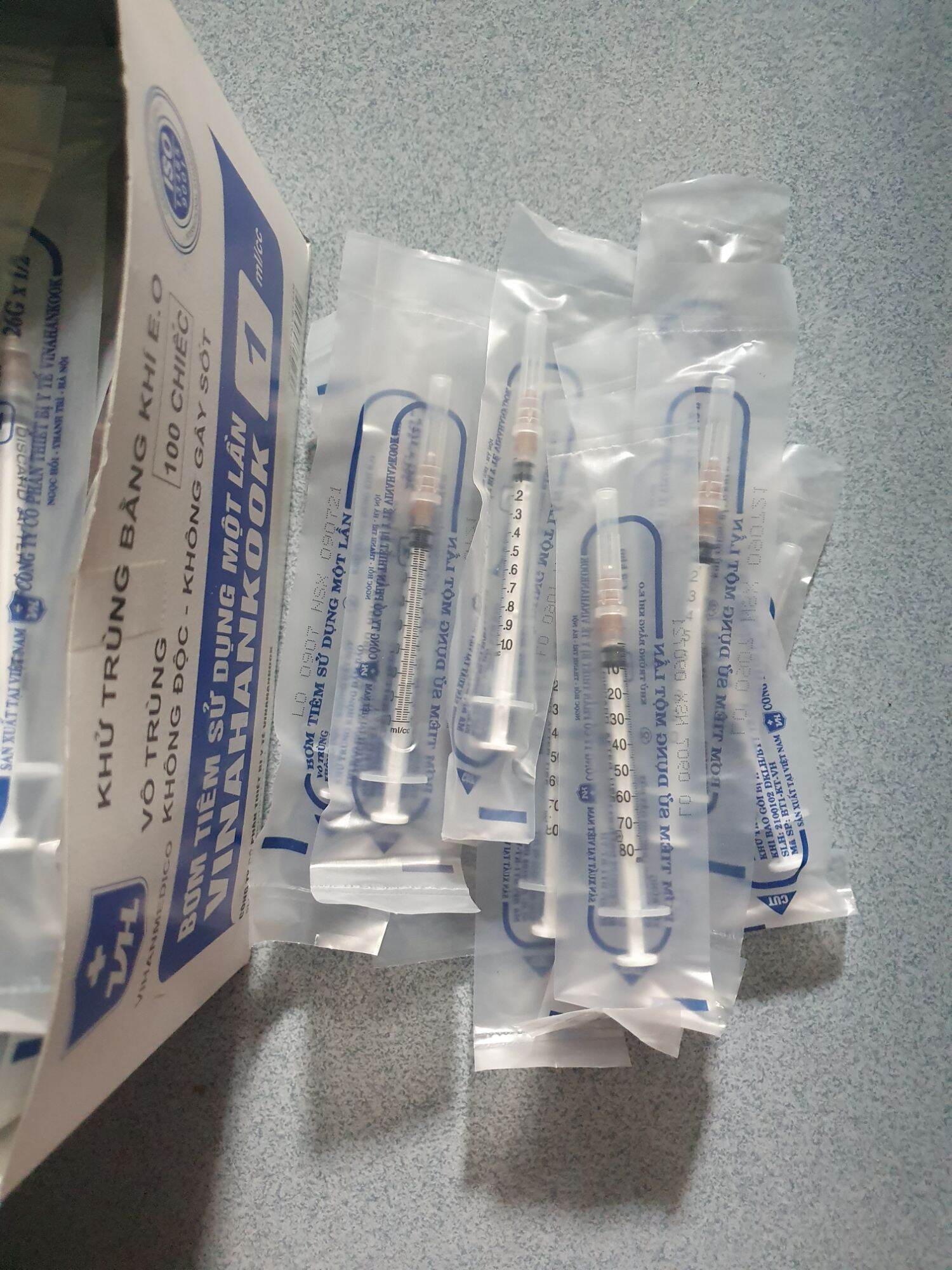 Bơm kim tiêm vô trùng sử dụng một lần vinahankook 1 ml/cc.