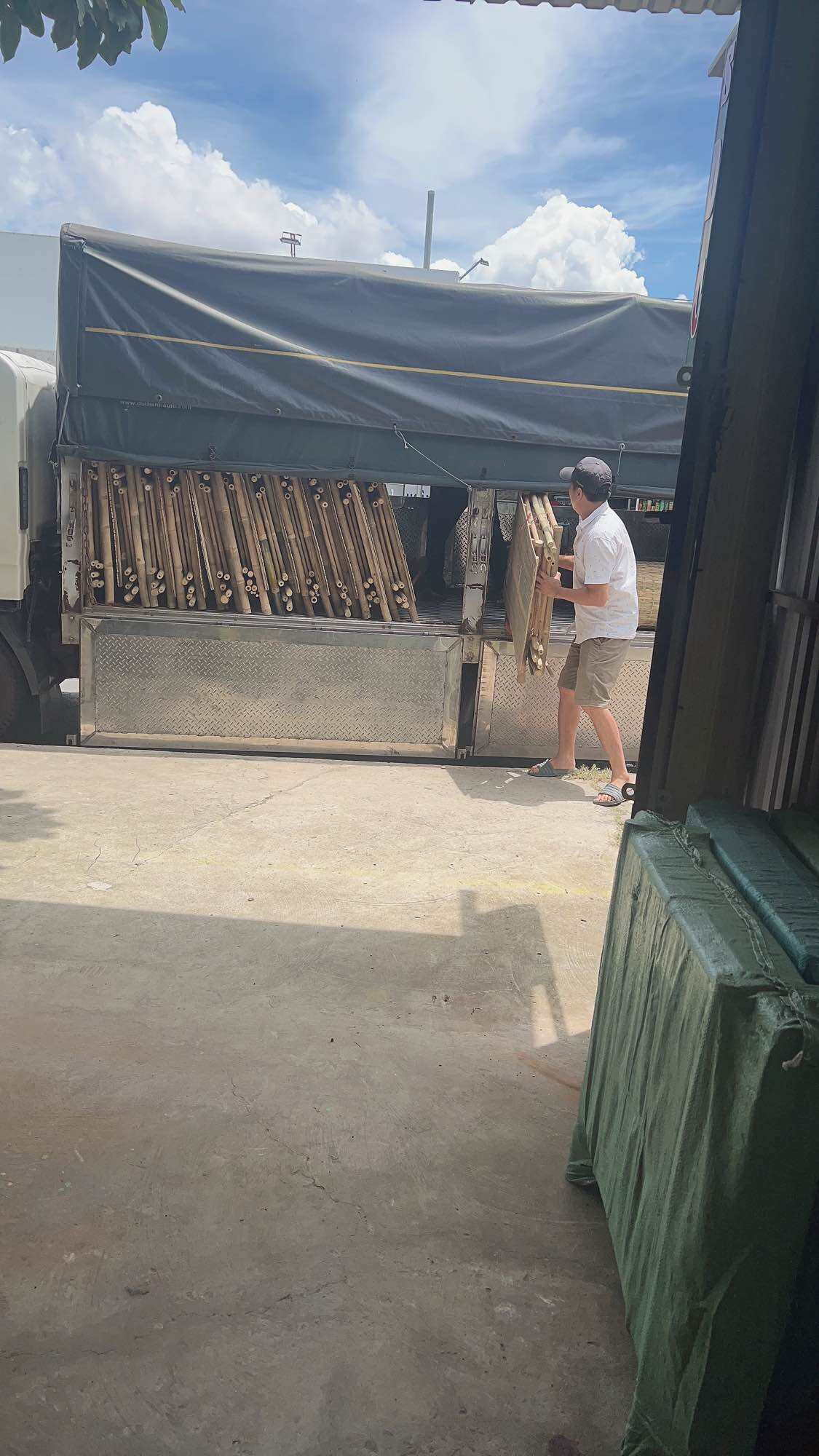 Chuồng tre, cũi tre, nôi tre cho bé tập đứng