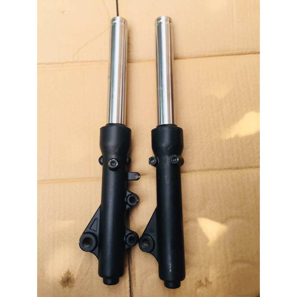 Thụt giảm sóc trước 133s cơ