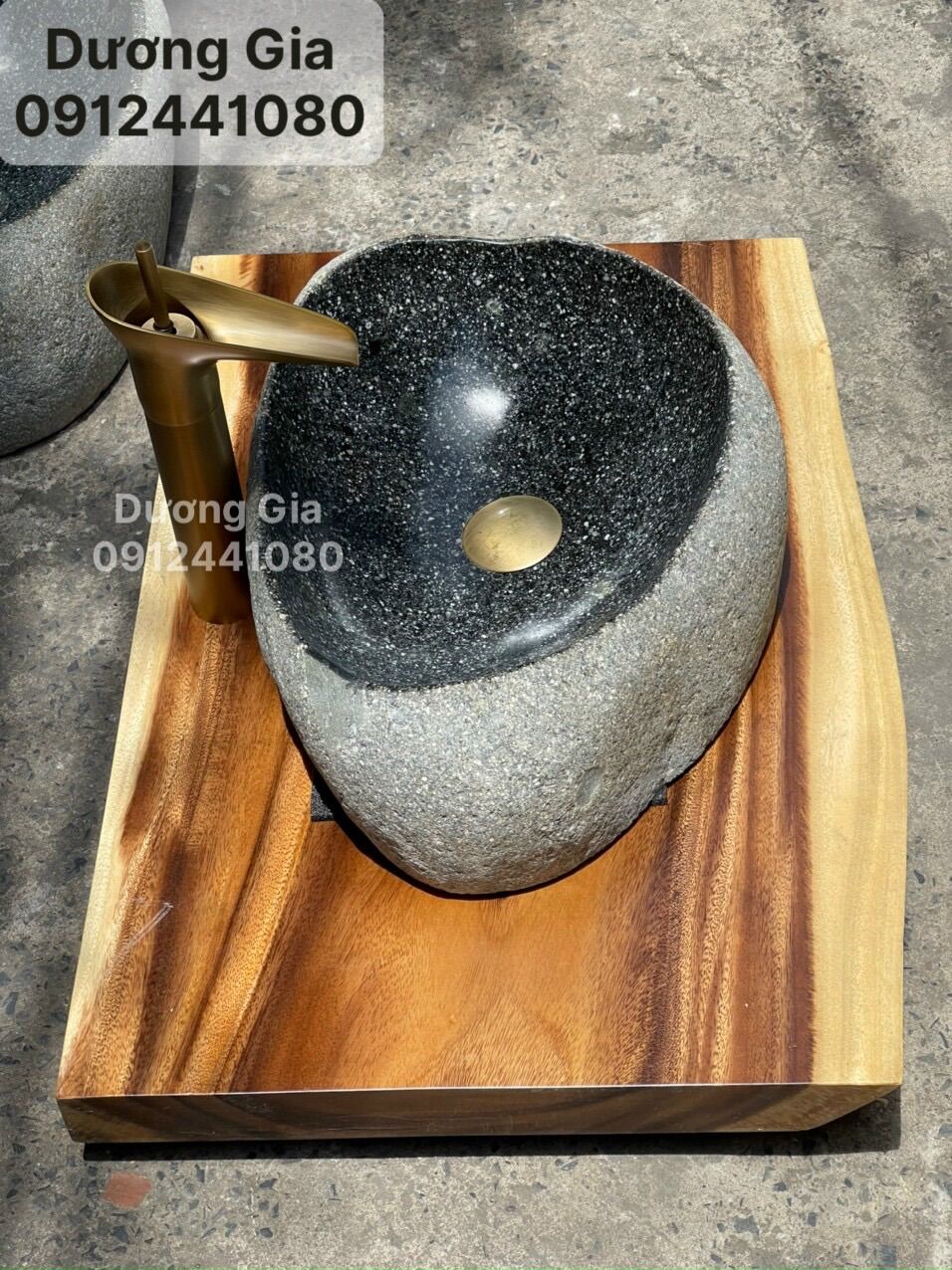 Chậu đá cuội tự nhiên