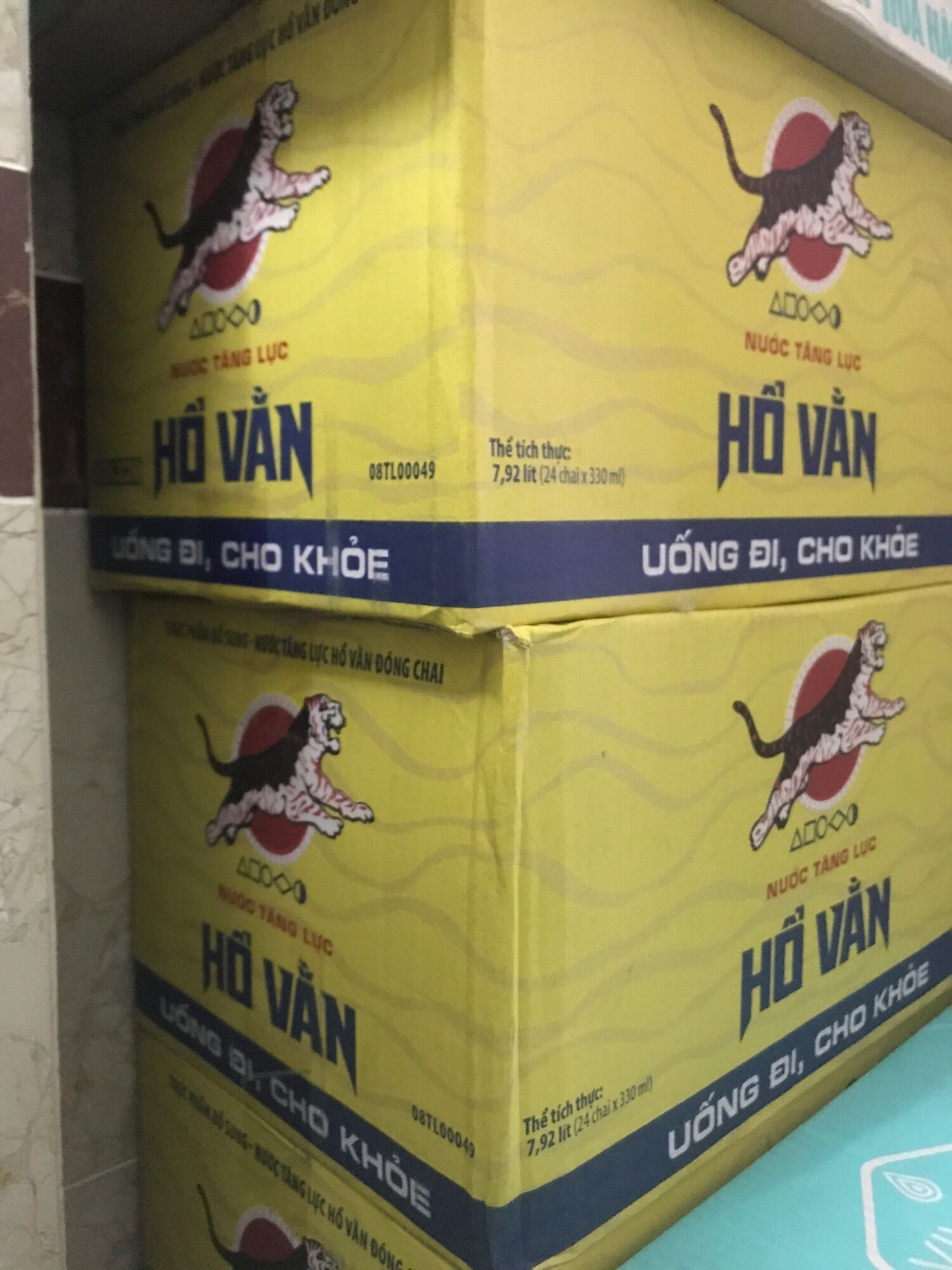 Thùng 24 chai nước tăng lực Hổ Vằn 330ml