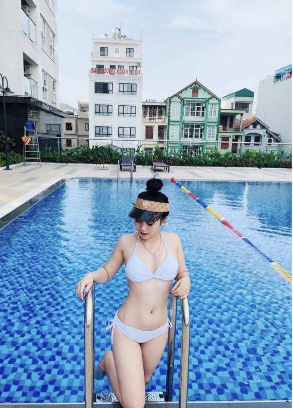 Áo lưới có tay phối cùng đồ bơi Bikini SG