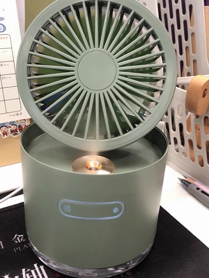Quạt để bàn máy phun sương có đèn LED phong cách retro
