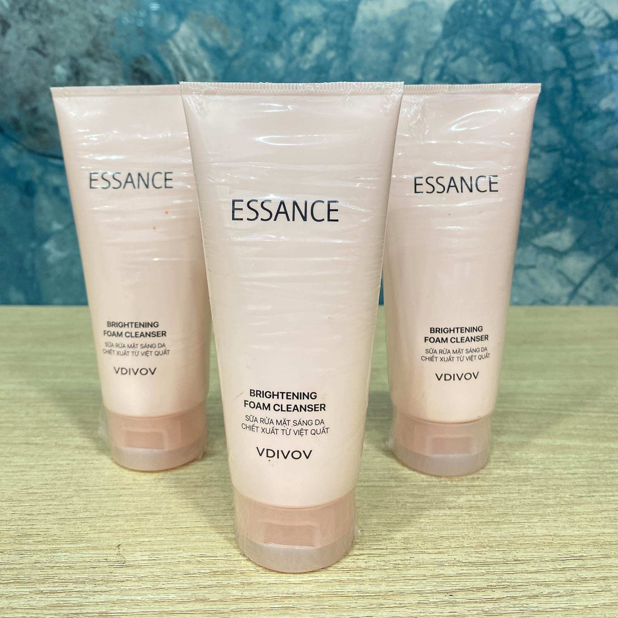 Sữa rửa mặt sáng da ESSANCE 100ml chiết xuất từ việt quất
