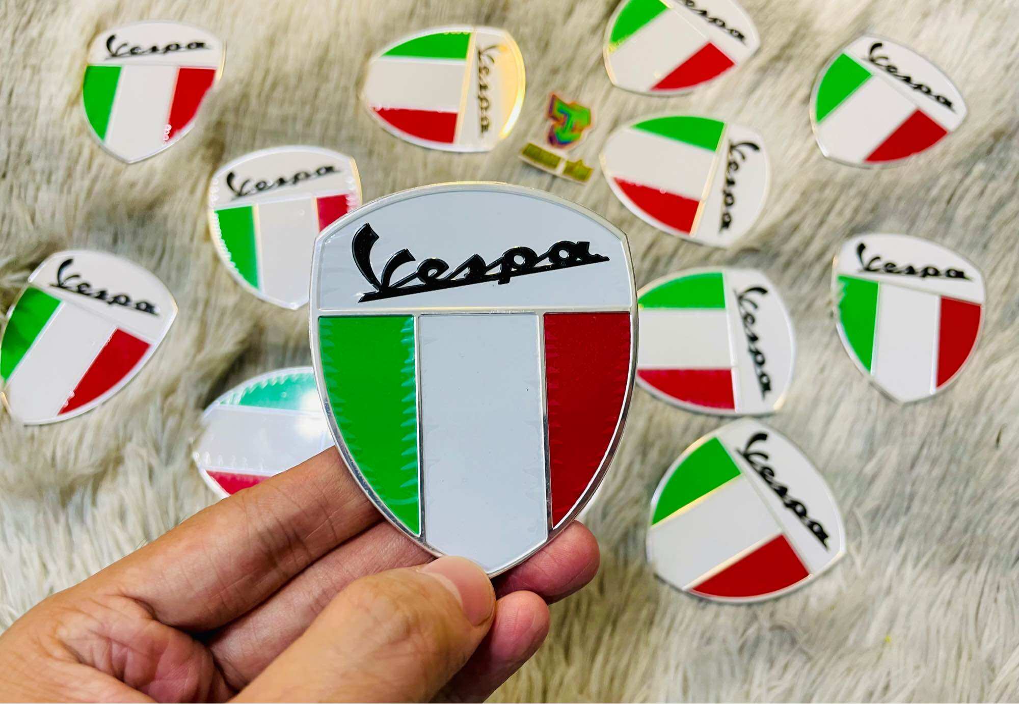 Tem Nhôm Cờ Ý viền bạc Vespa