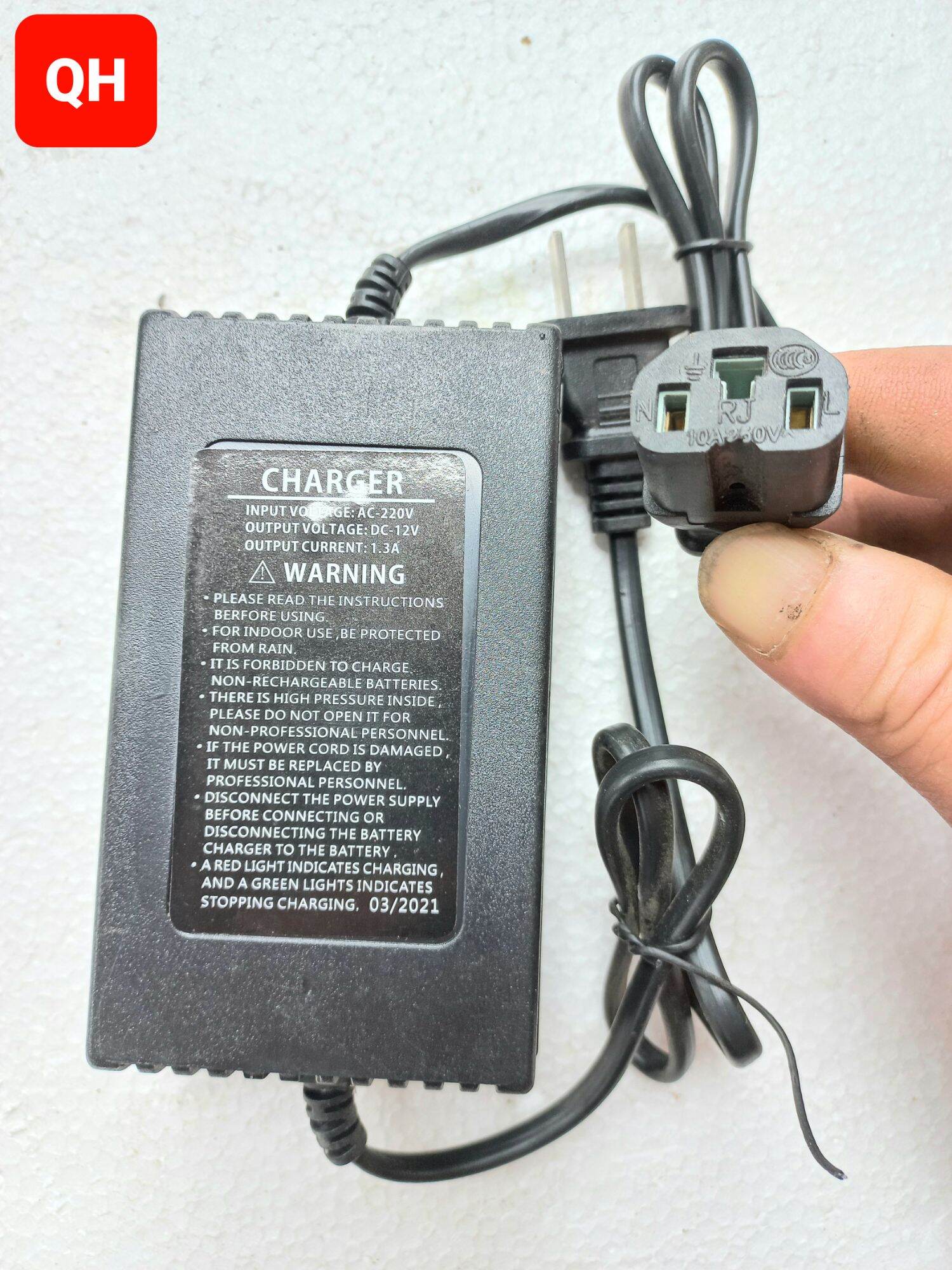 Sạc 12V bình  phun xịt điện tử loại 1