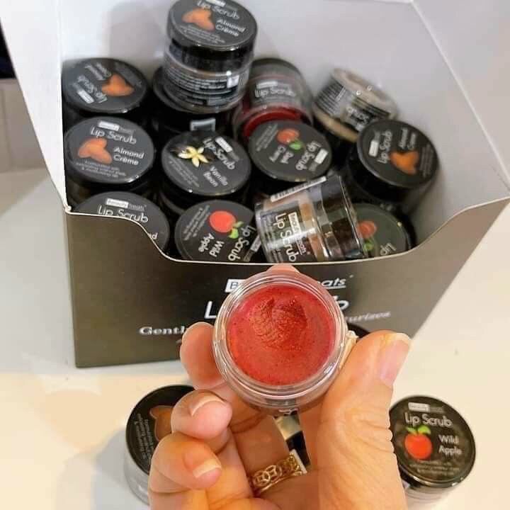 Tẩy tế bào chết môi